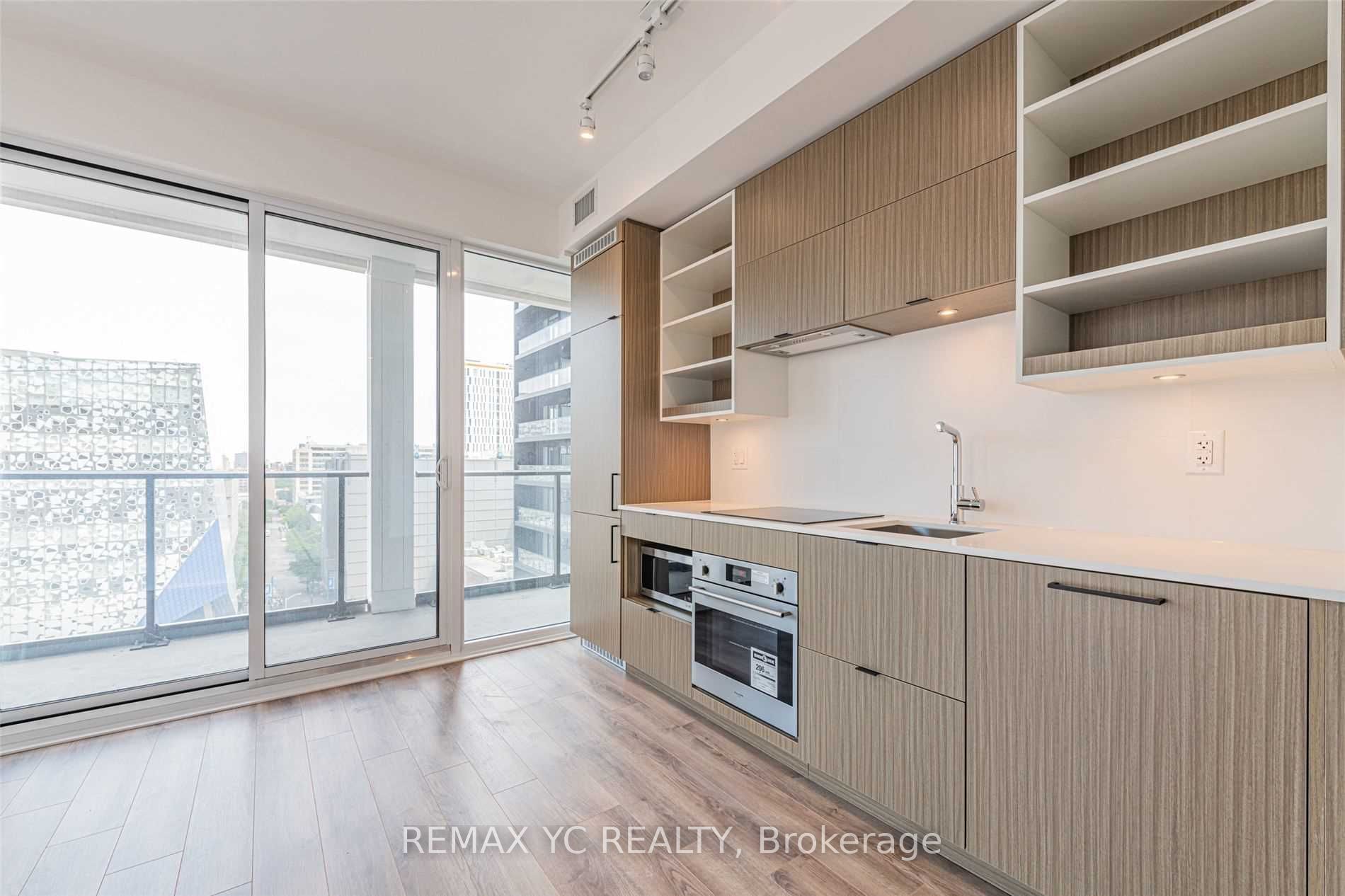 20 Edward Street 717, Toronto, ON M5G 0C5 photo 3
