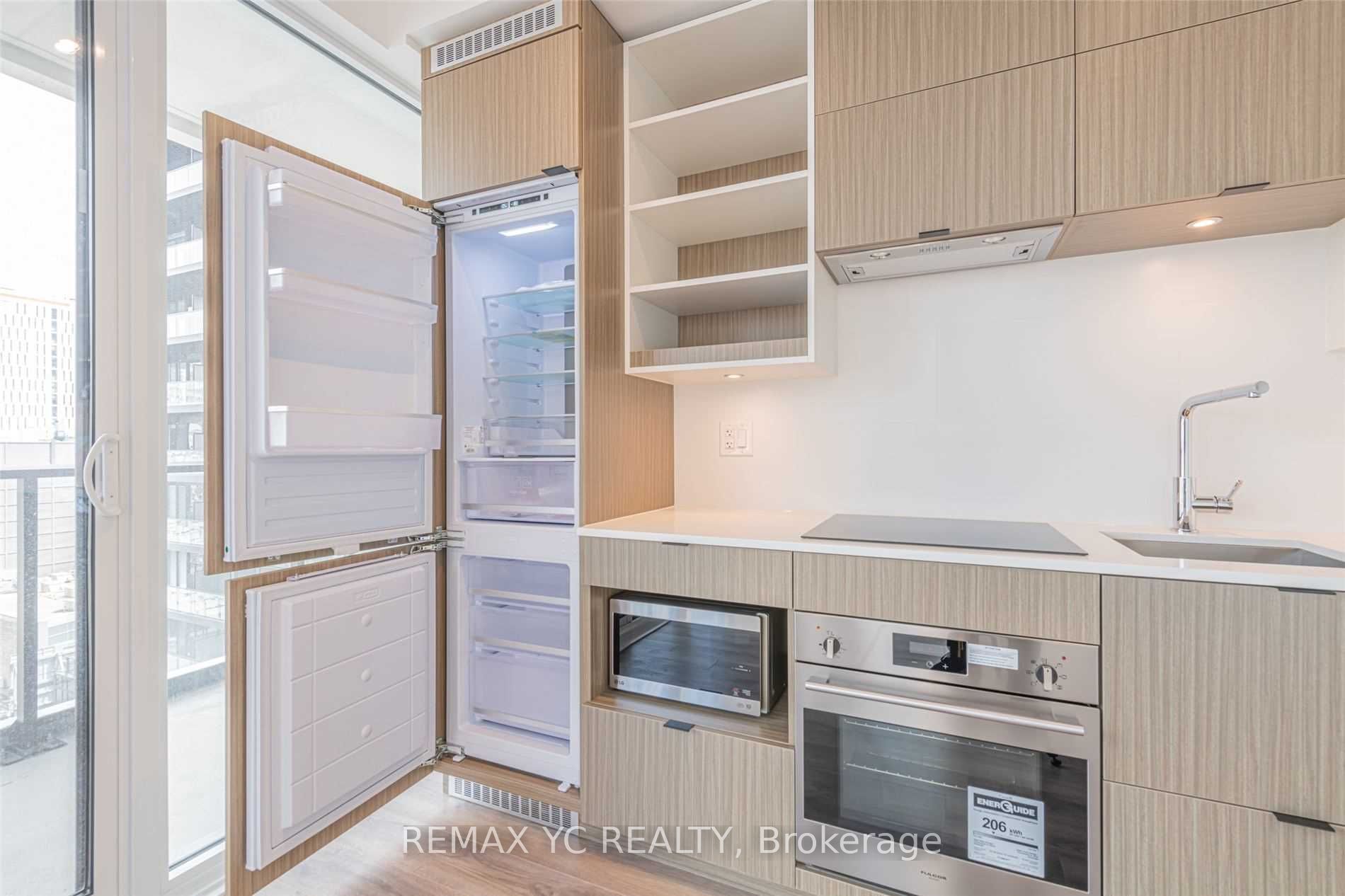 20 Edward Street 717, Toronto, ON M5G 0C5 photo 4