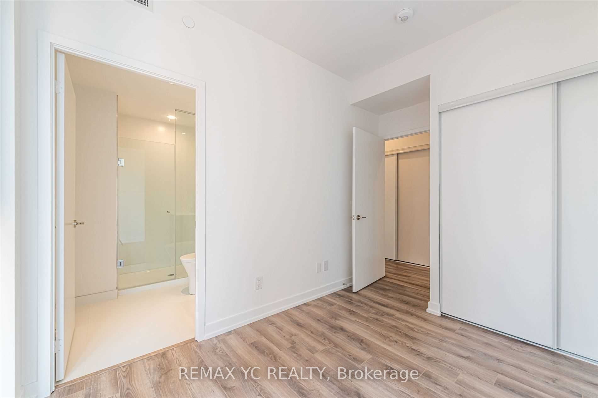 20 Edward Street 717, Toronto, ON M5G 0C5 photo 5