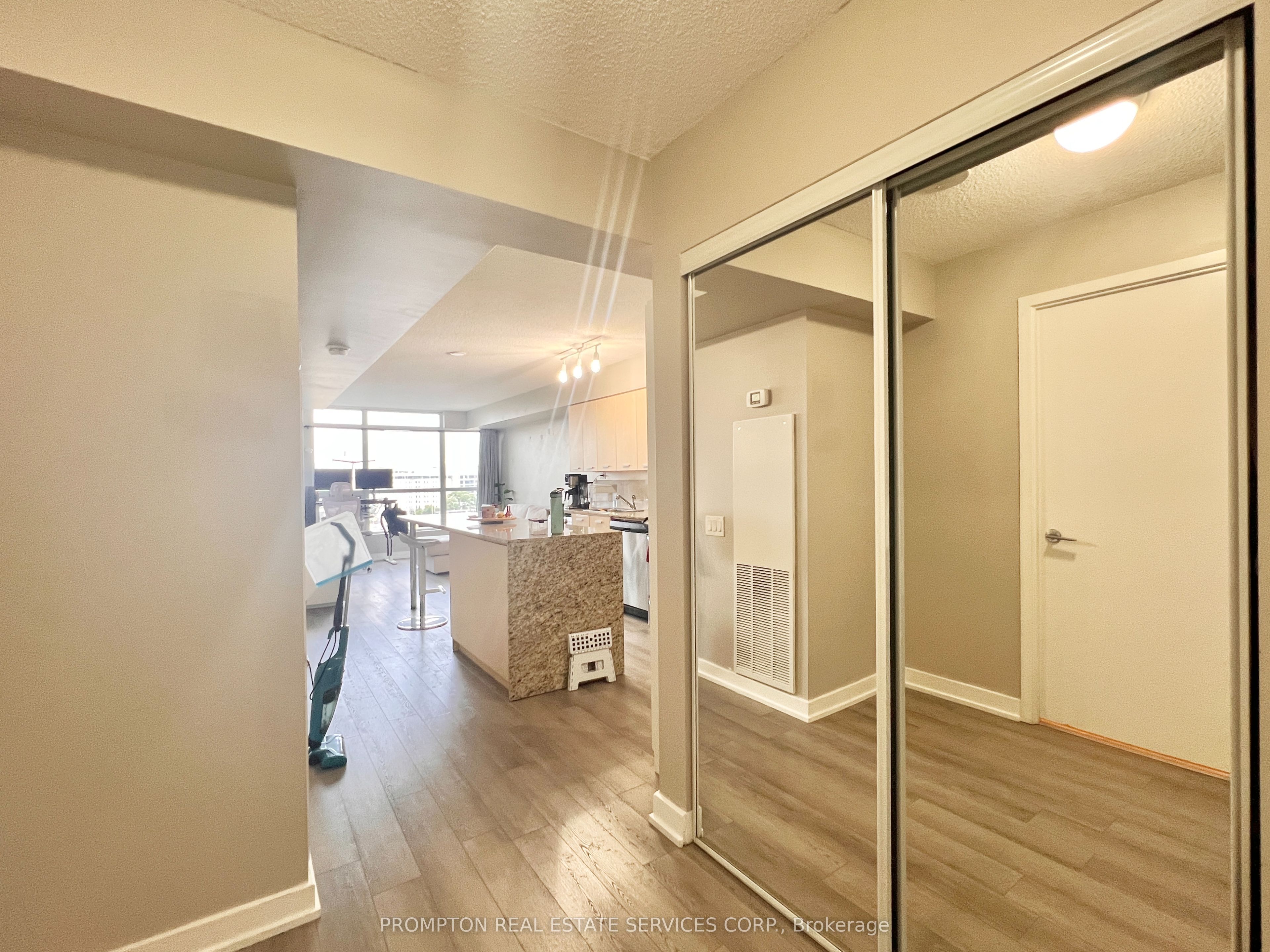 29 Singer Court 710, Toronto, ON M2K 0B3 photo 3