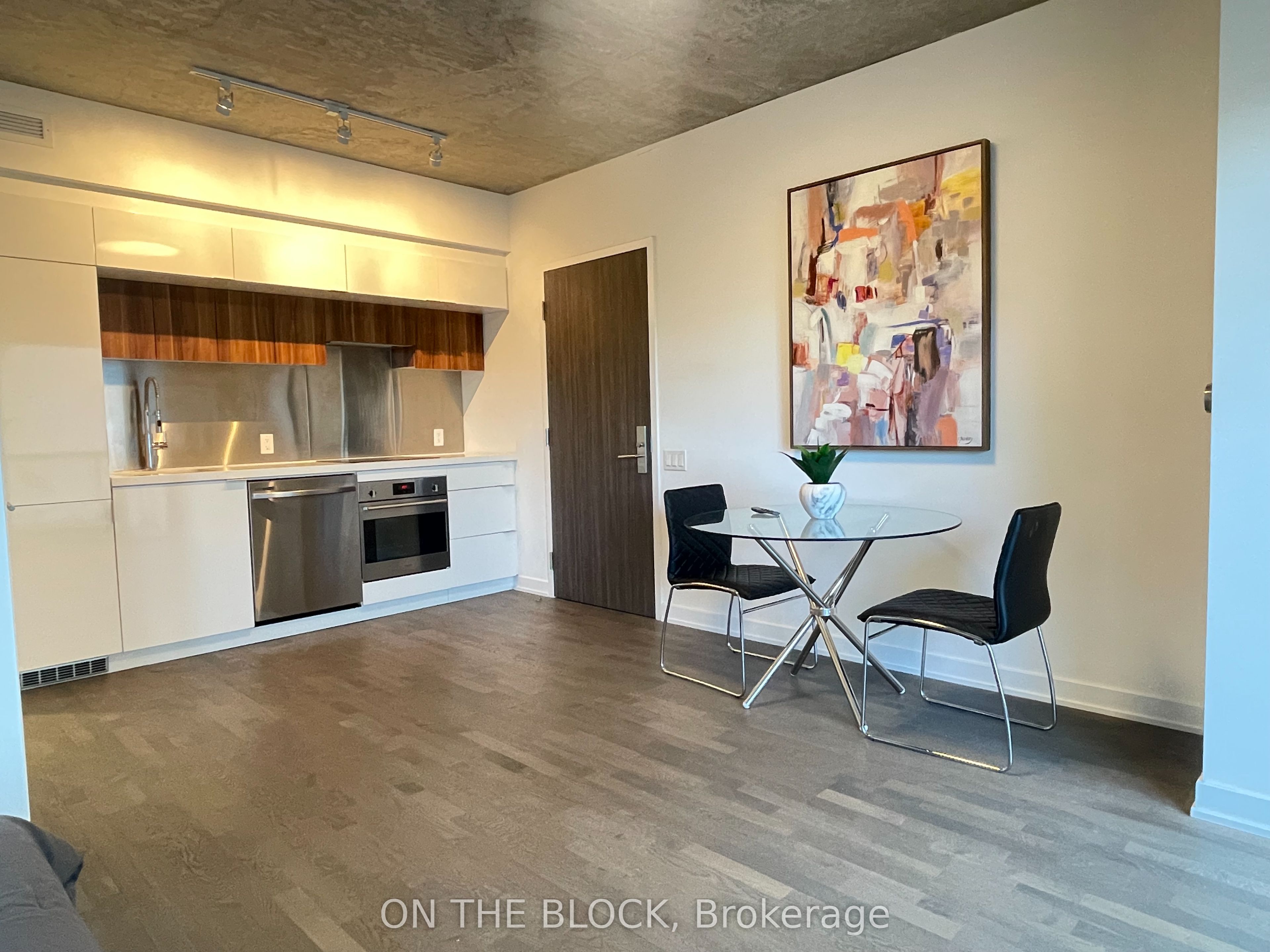 185 Roehampton Avenue 509, Toronto, ON M4P 0C6 photo 2