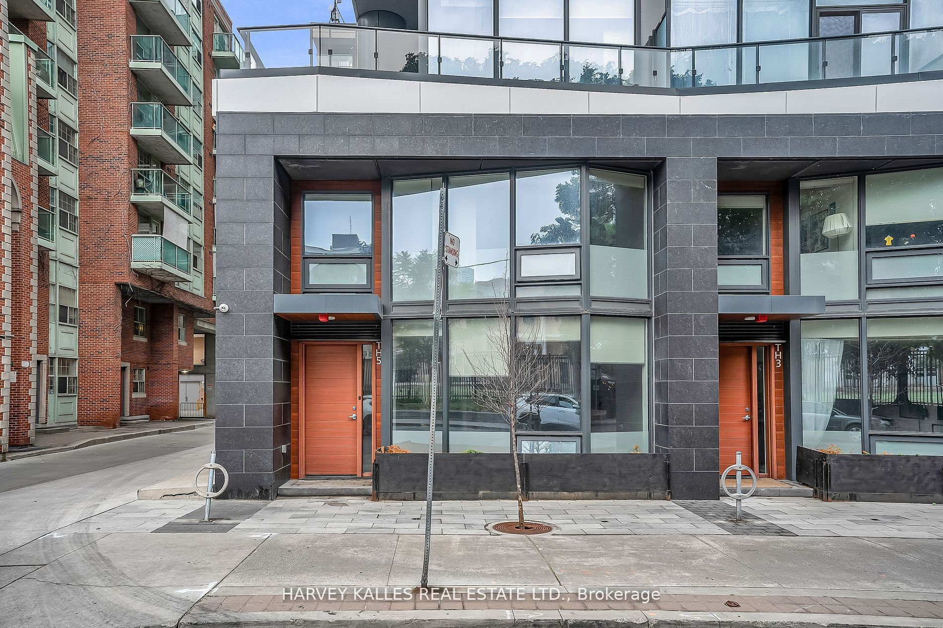 85 Wood Street TH5, Toronto, ON M4Y 0E8 photo 2