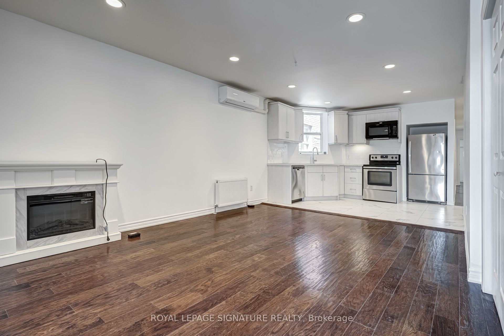 1116 College Street 3rd Lvl, Toronto, ON M6H 1B5
