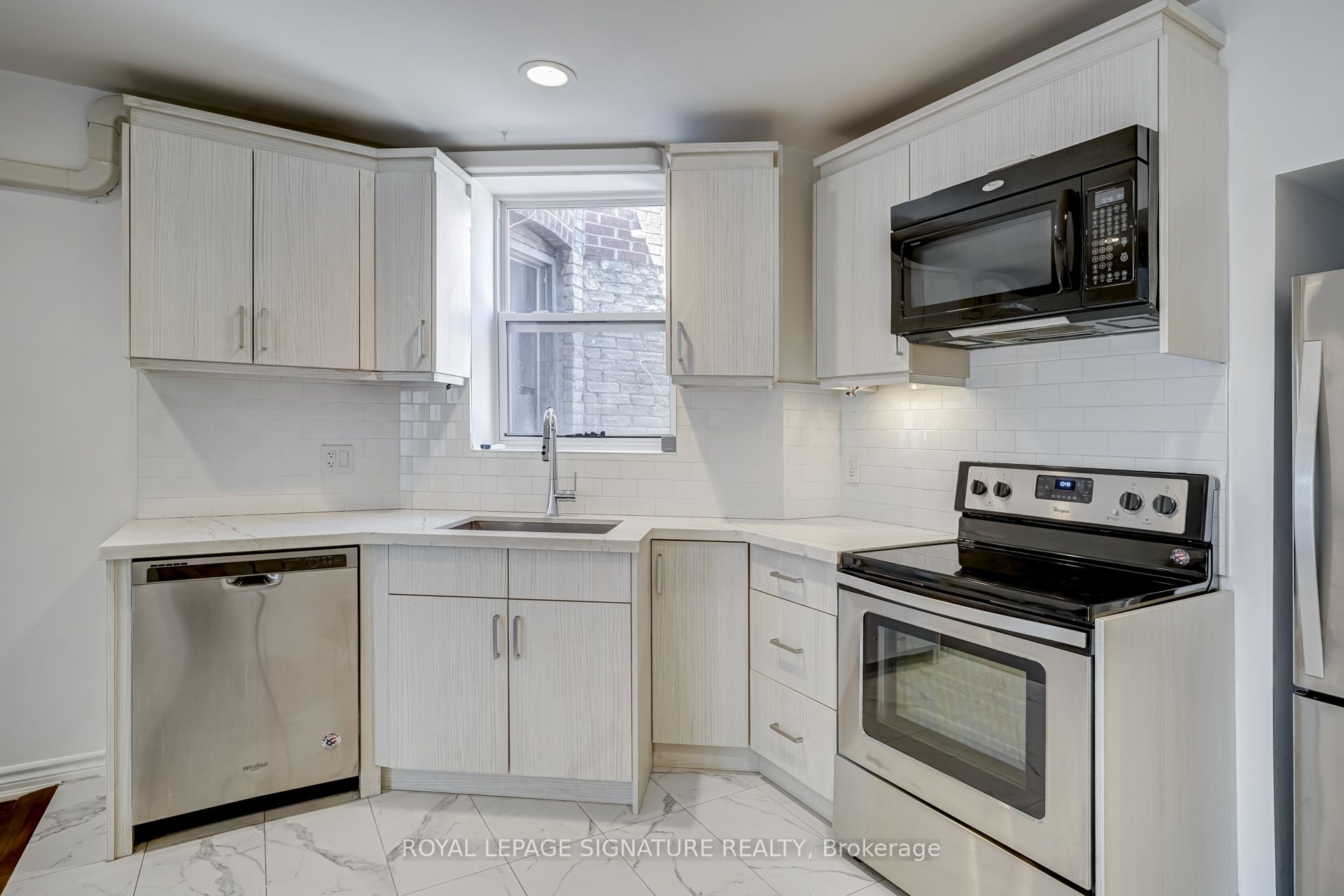 1116 College Street 3rd Lvl, Toronto, ON M6H 1B5 photo 5