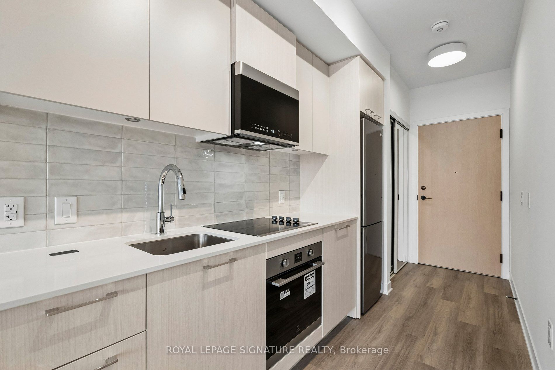 10 Oak Street 701, Toronto, ON M5A 0Z1 photo 3