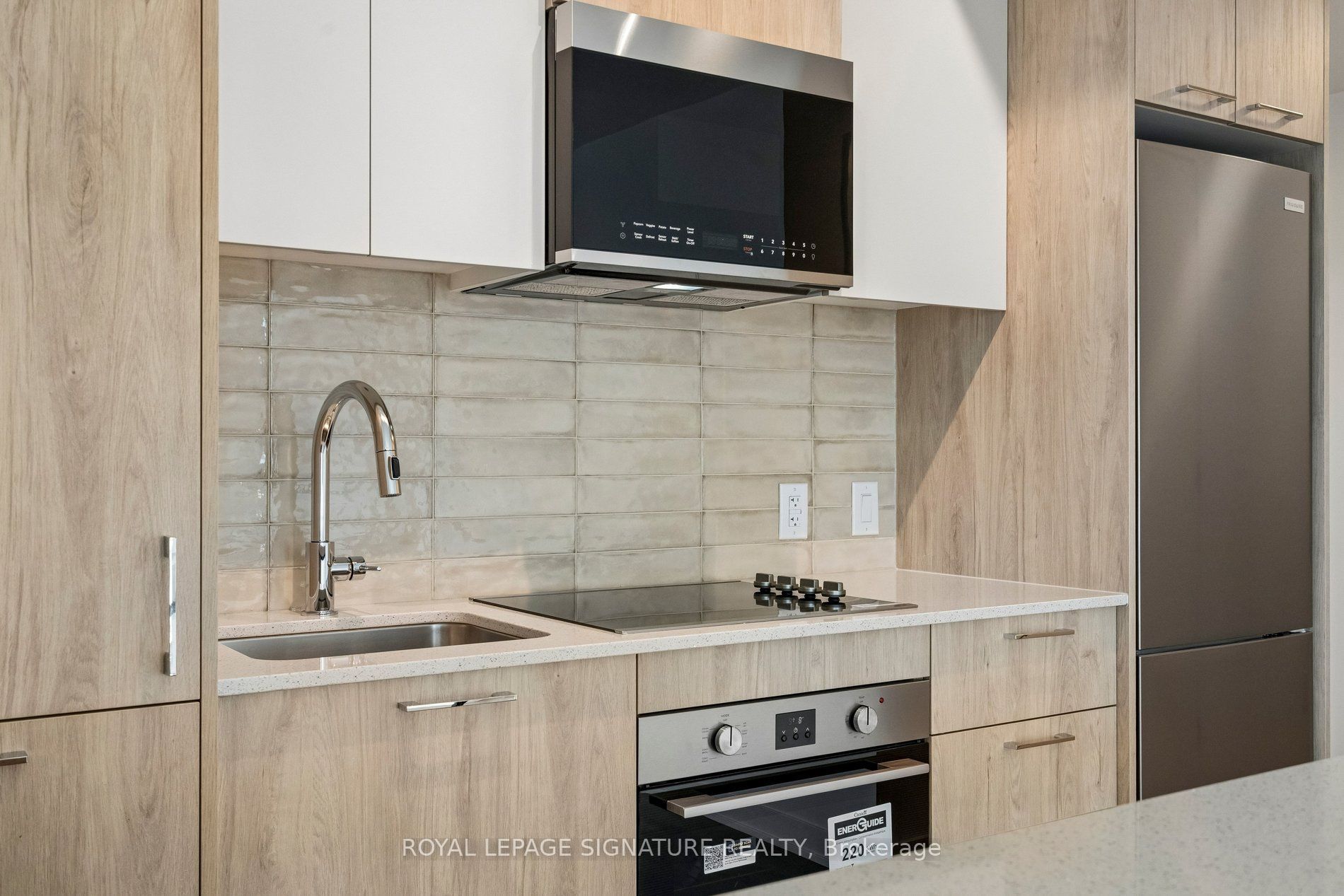 10 Oak Street 2103, Toronto, ON M5A 0Z1 photo 5