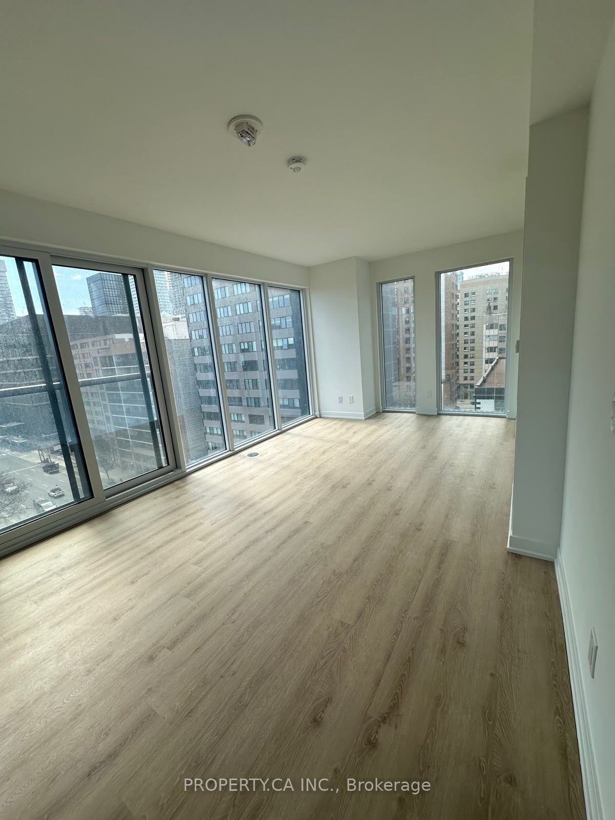 319 Jarvis Street 702, Toronto, ON M5B 0C8