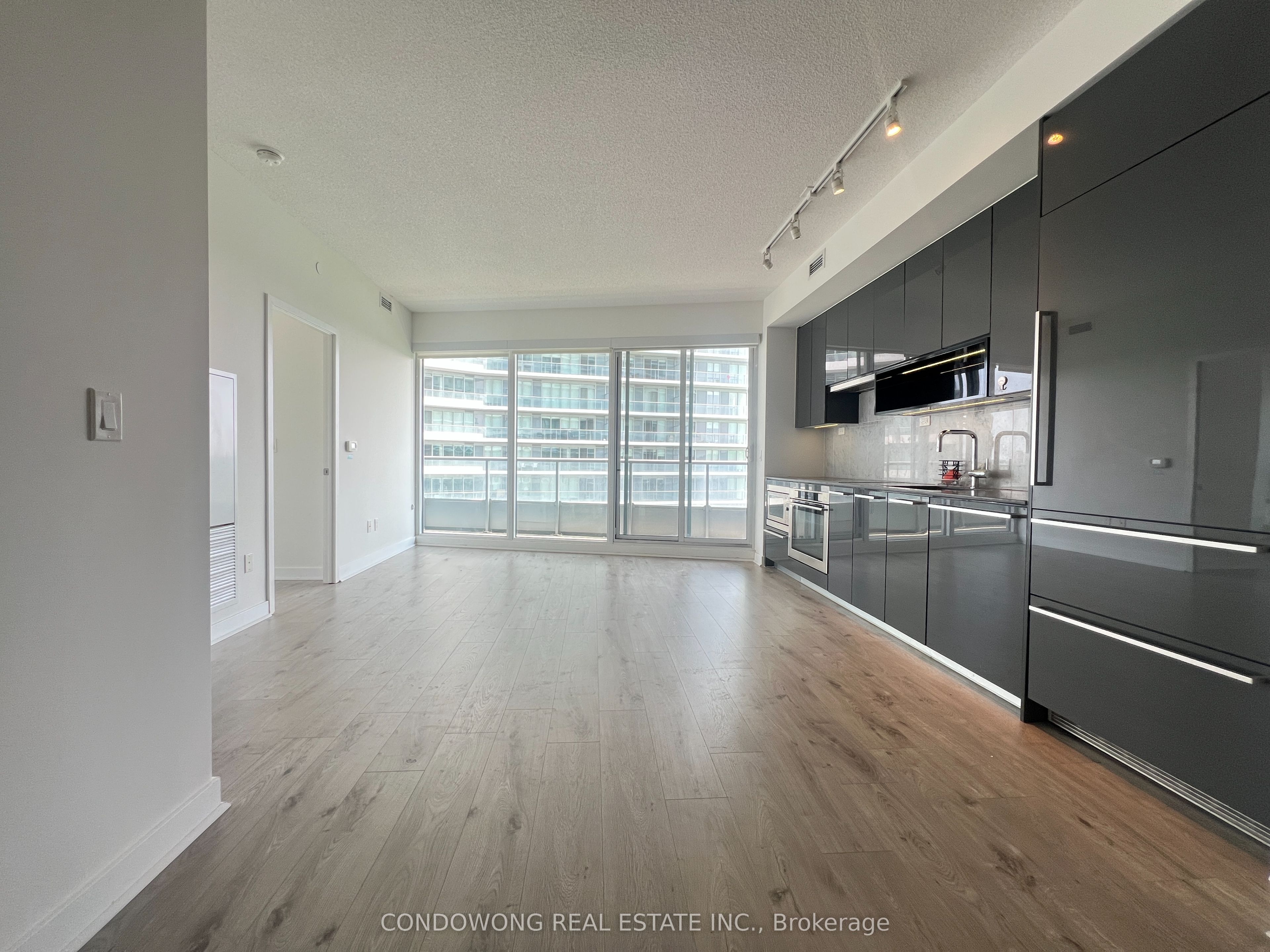 115 Mcmahon Drive 705, Toronto, ON M2K 0E3