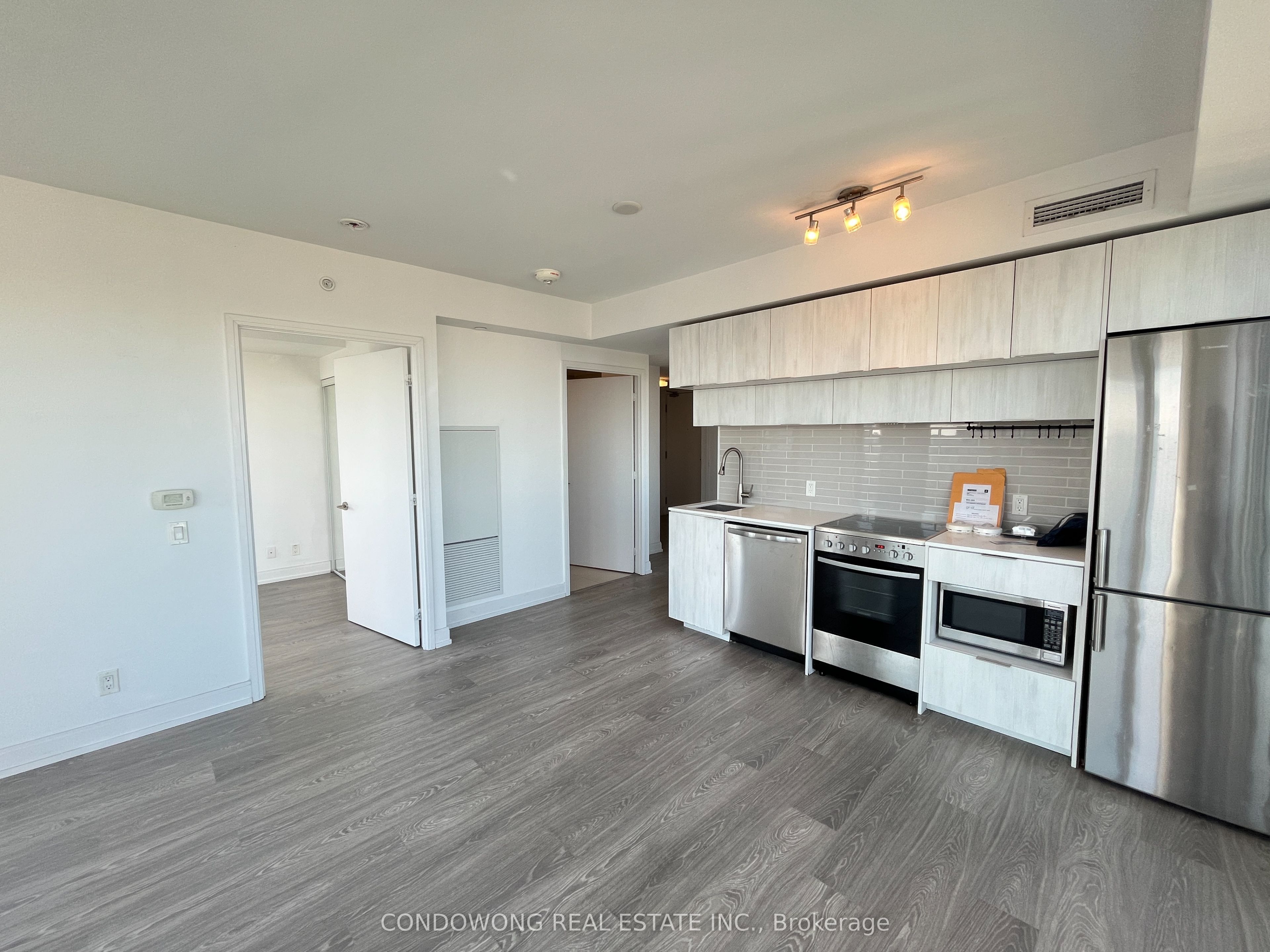 181 Dundas Street E 3905, Toronto, ON M5A 0N5 photo 2