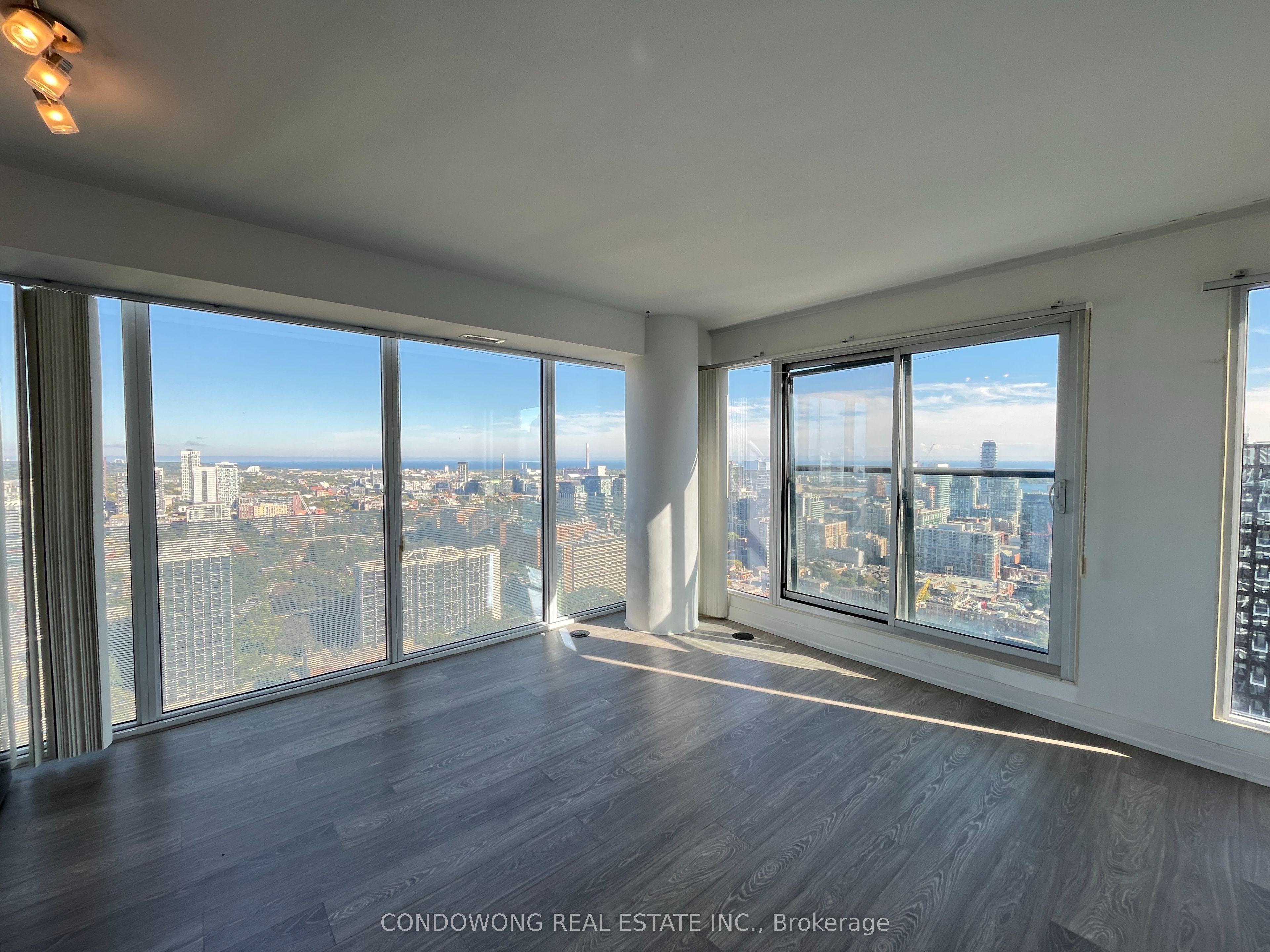 181 Dundas Street E 3905, Toronto, ON M5A 0N5 photo 4