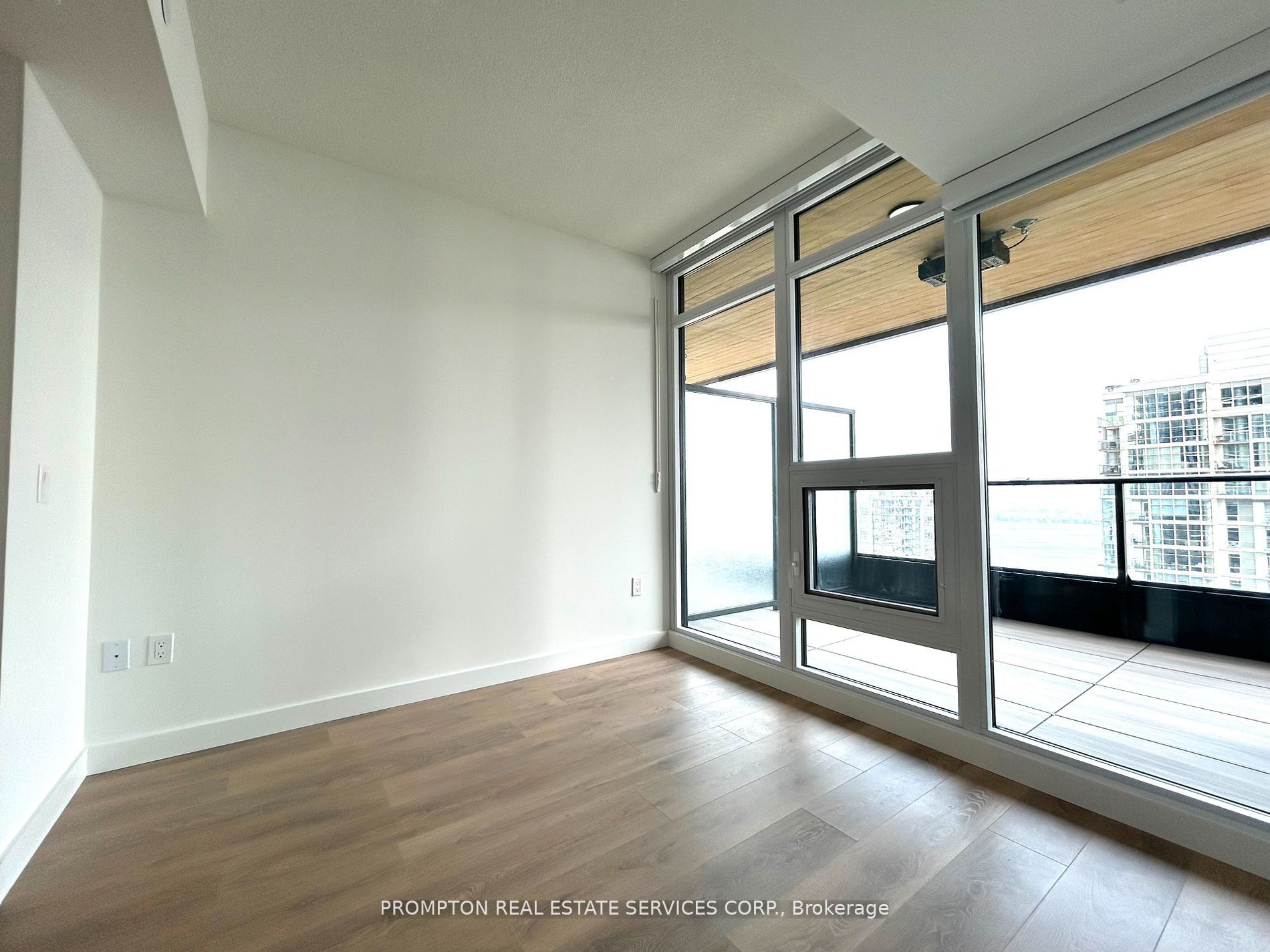 1 Concord Cityplace Way 5209, Toronto, ON M5V 0X3 photo 3