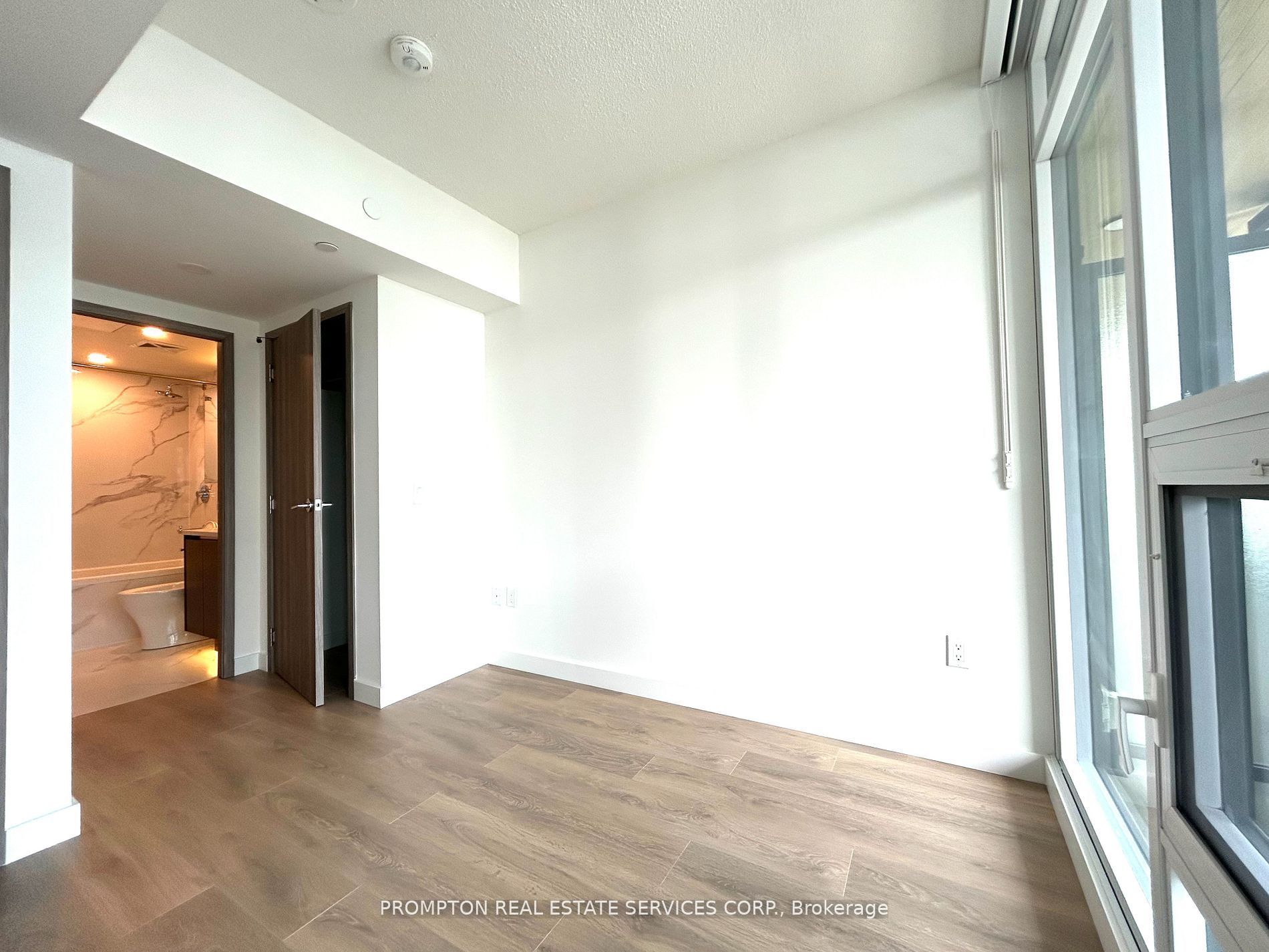 1 Concord Cityplace Way 5209, Toronto, ON M5V 0X3 photo 4