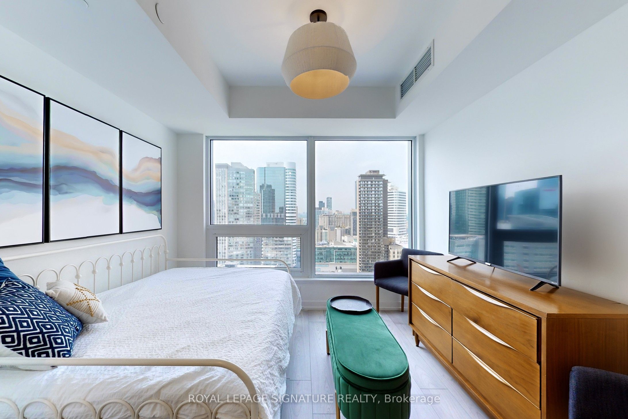 82 Dalhousie Street 3210, Toronto, ON M5B 0C5