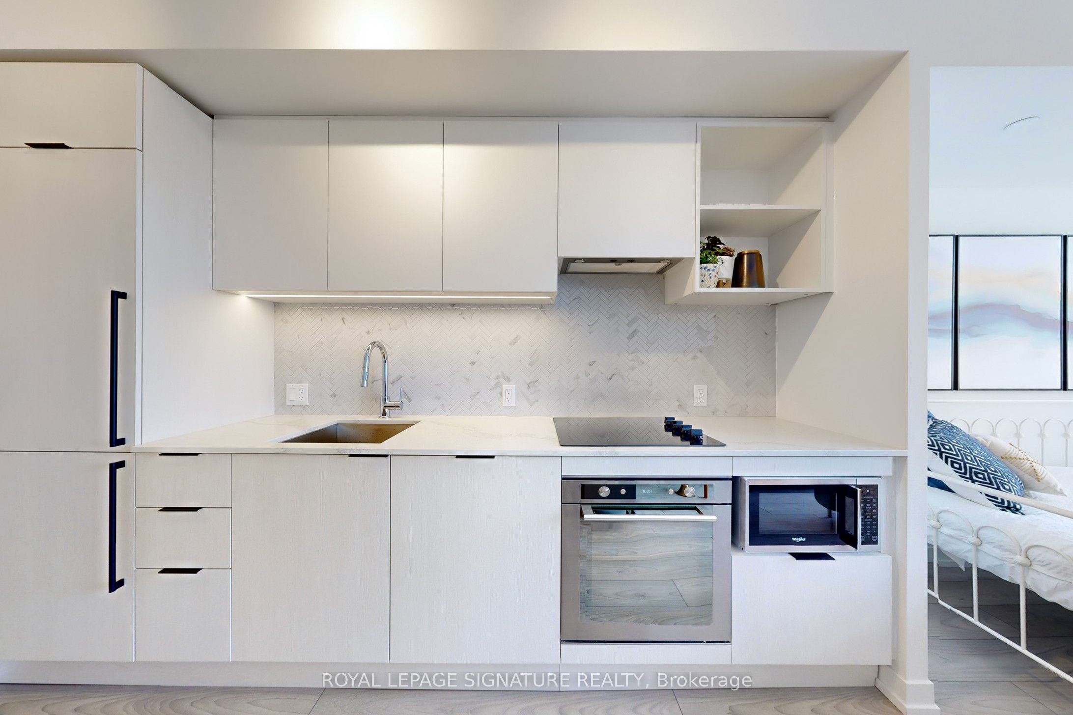 82 Dalhousie Street 3210, Toronto, ON M5B 0C5 photo 2