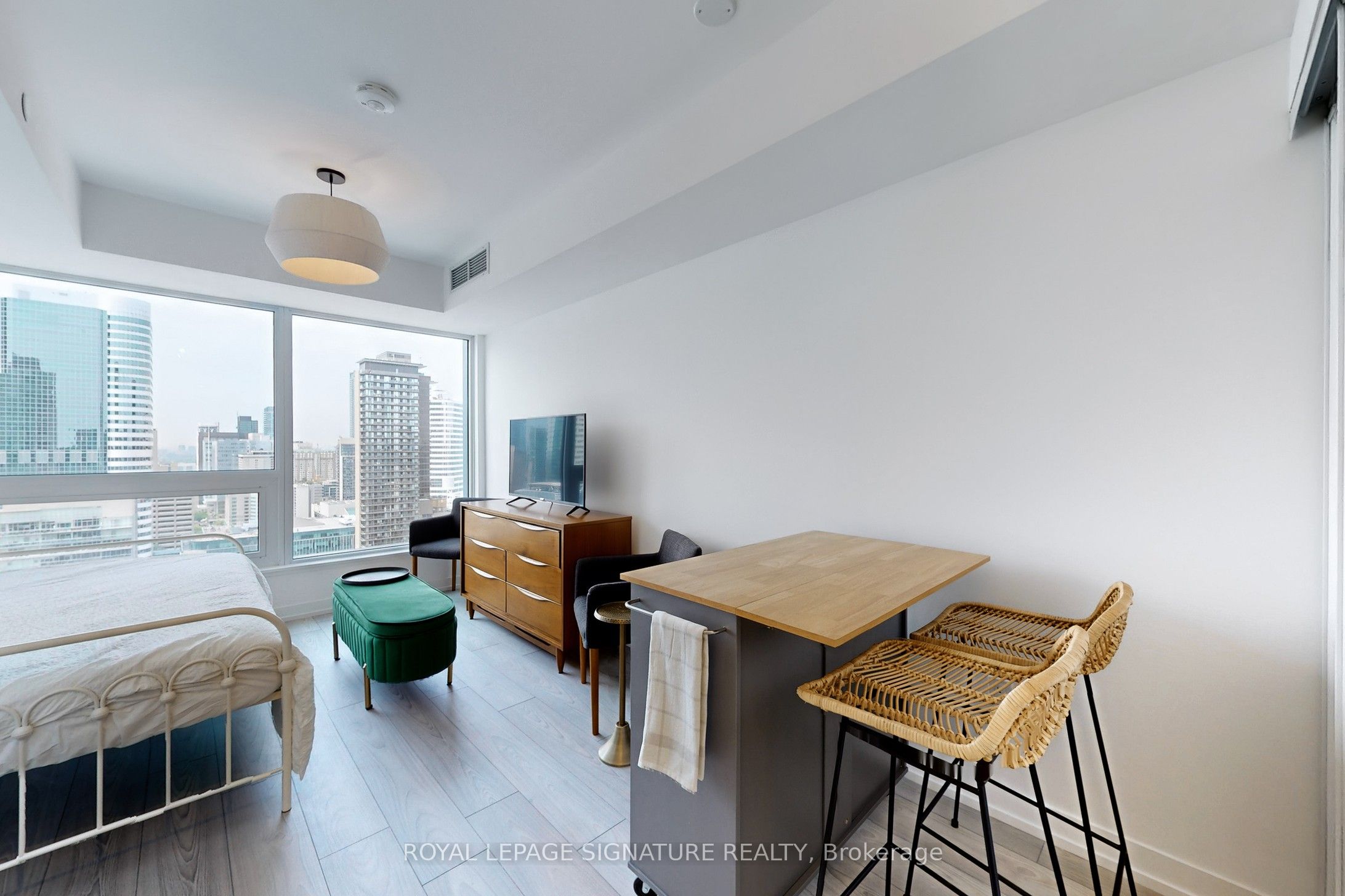 82 Dalhousie Street 3210, Toronto, ON M5B 0C5 photo 3