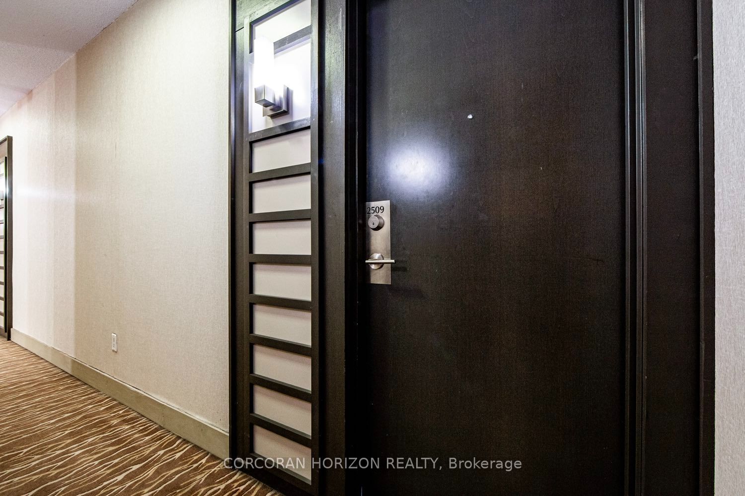 181 Wynford Drive 2509, Toronto, ON M3C 0C6 photo 4