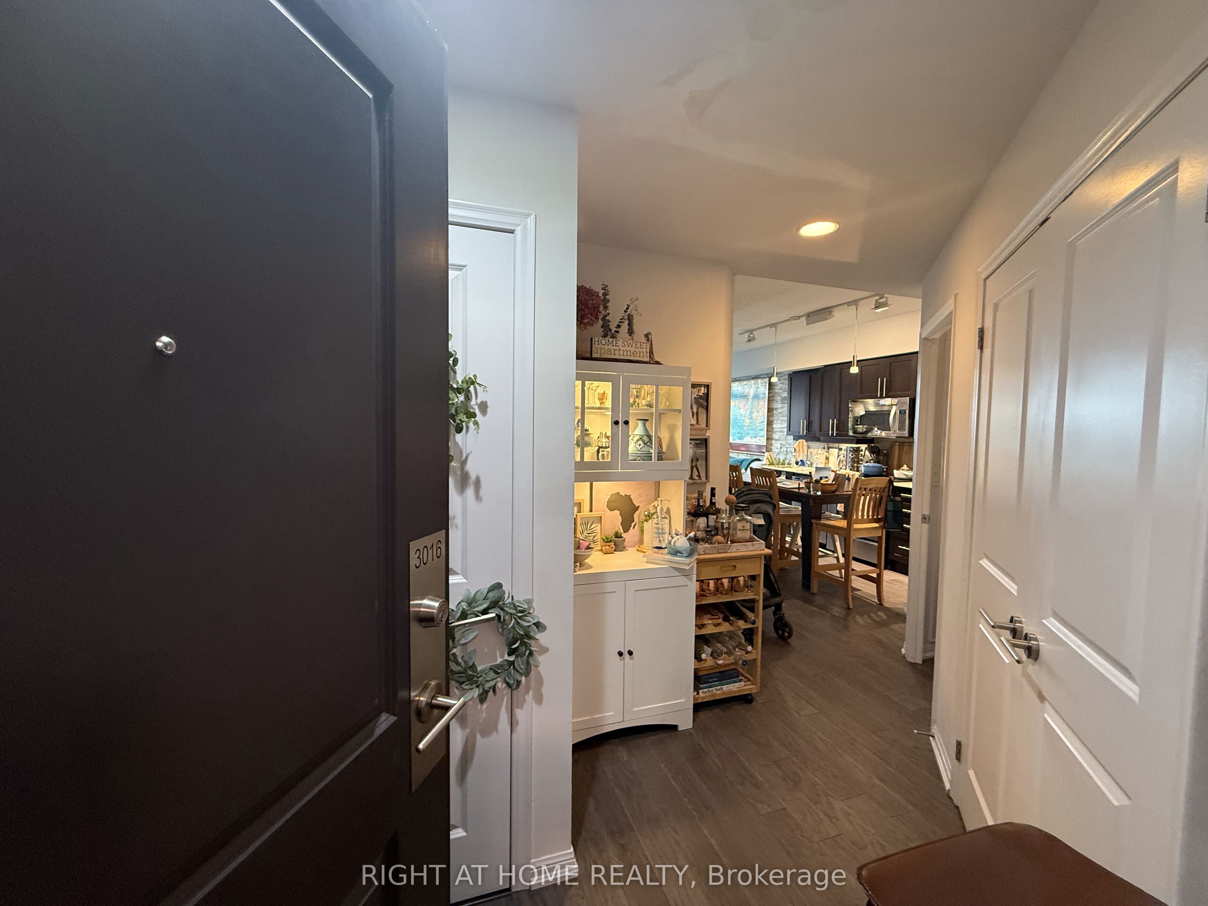 125 Western Battery Road Ph3016, Toronto, ON M6K 3R8 photo 2