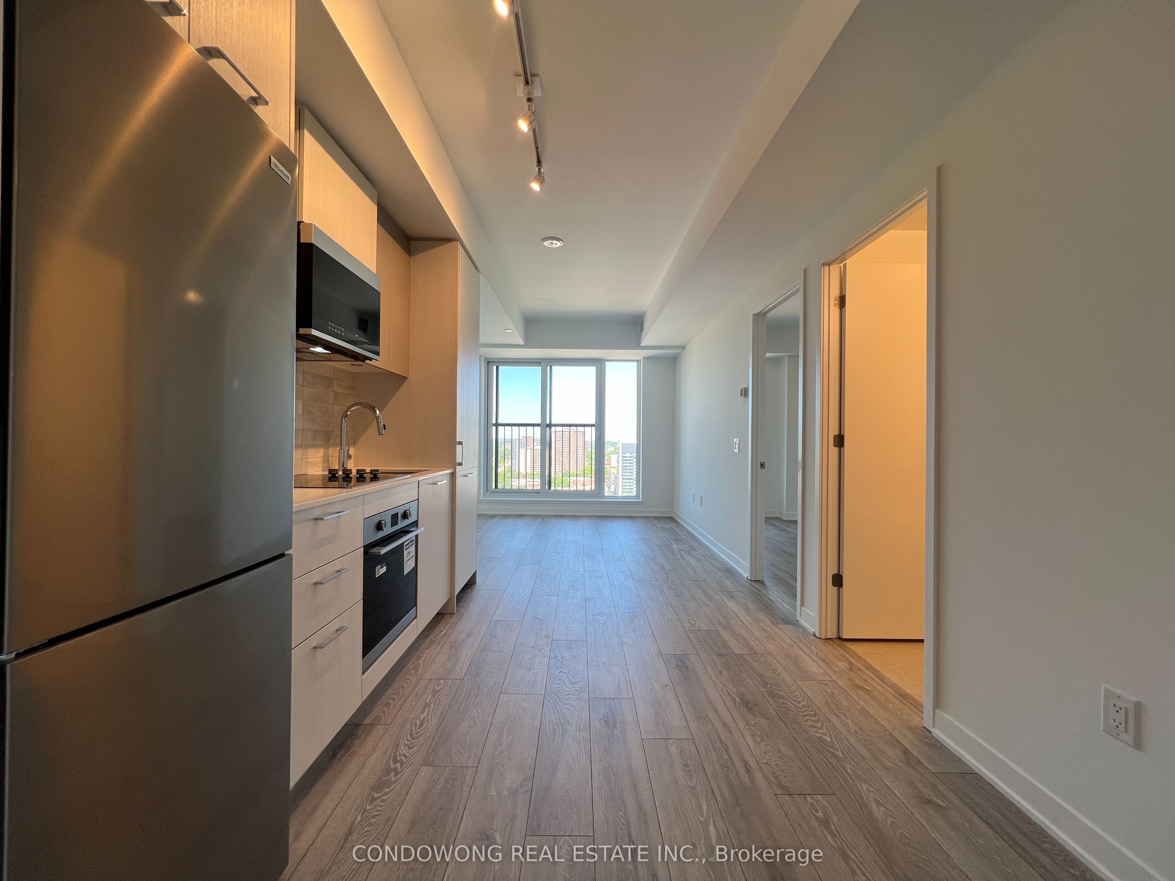 10 Oak Street 1702, Toronto, ON M5A 0Z1