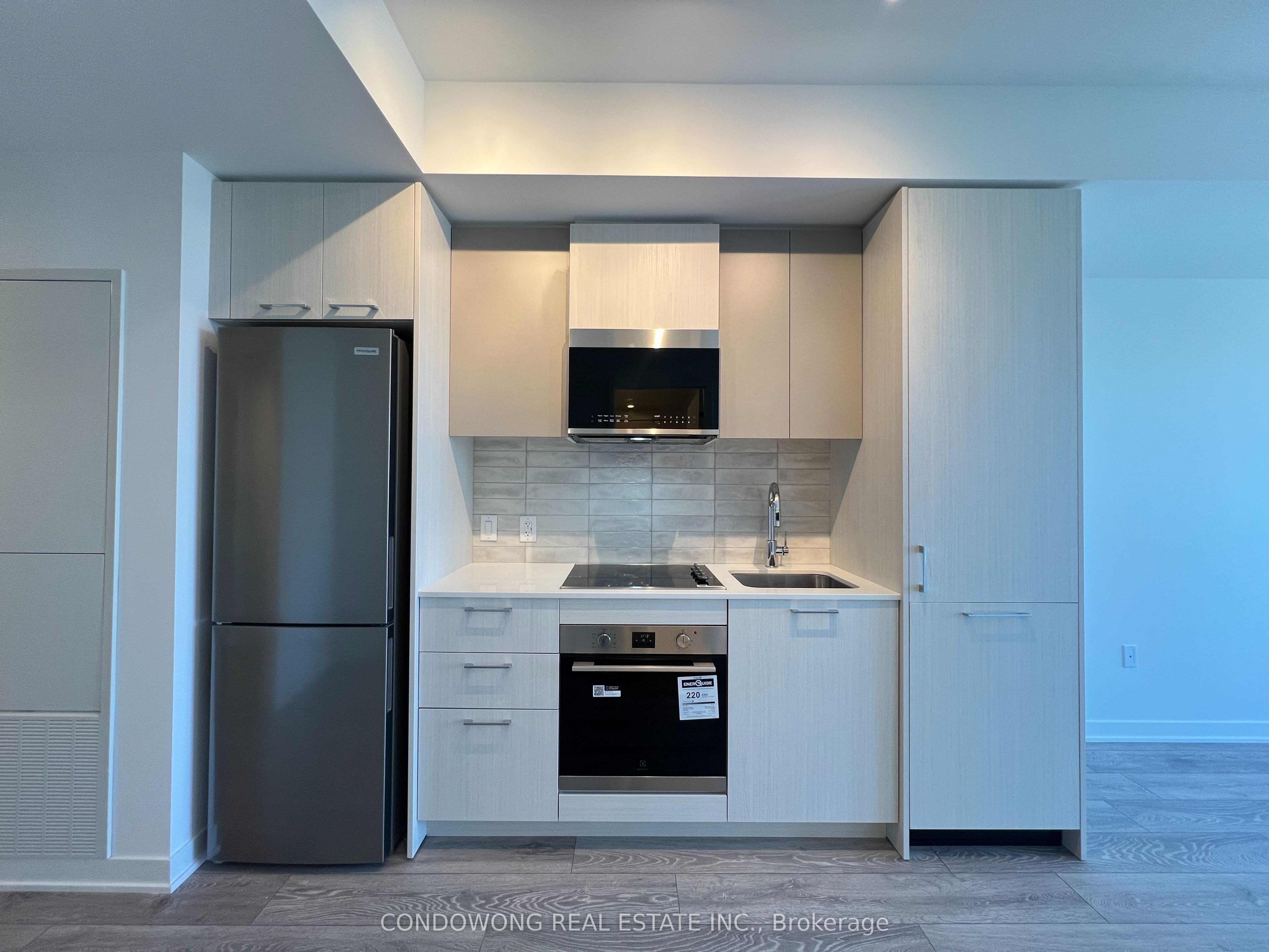 10 Oak Street 1702, Toronto, ON M5A 0Z1 photo 2