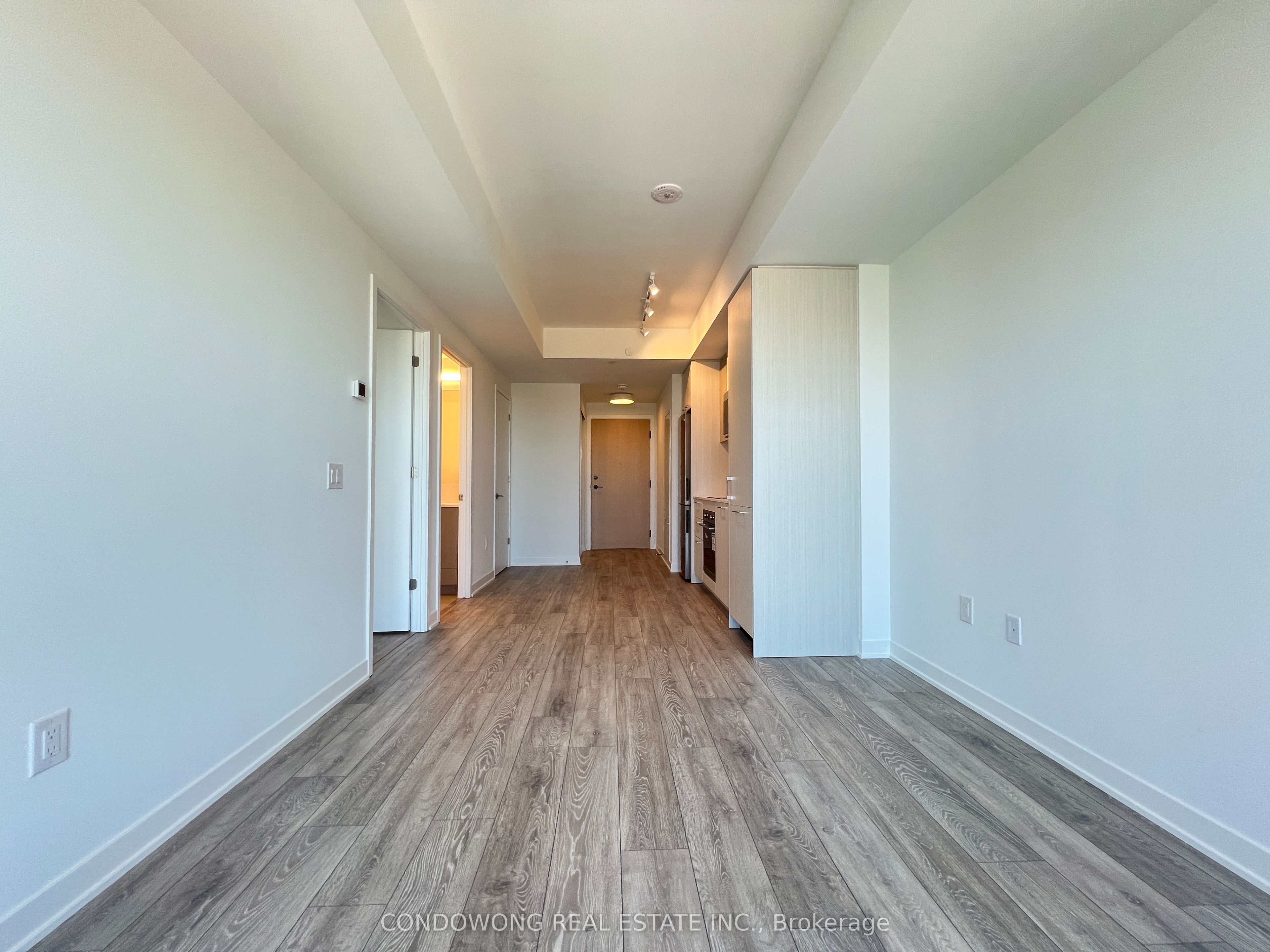 10 Oak Street 1702, Toronto, ON M5A 0Z1 photo 3