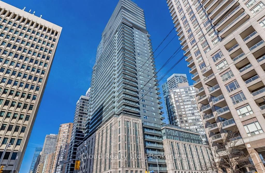 955 Bay Street 2818, Toronto, ON M5S 2A2