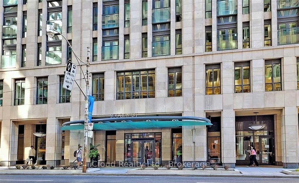 955 Bay Street 2818, Toronto, ON M5S 2A2 photo 3