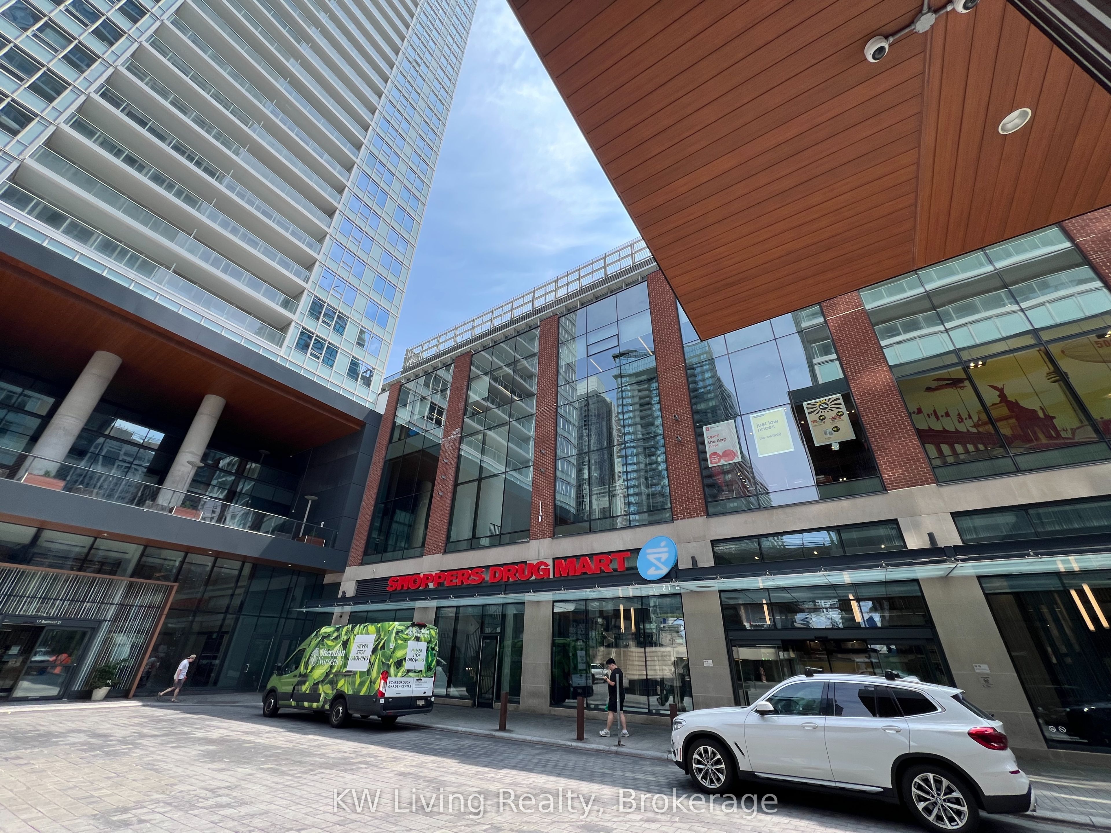 19 Bathurst Street 1902, Toronto, ON M5V 0N2 photo 2