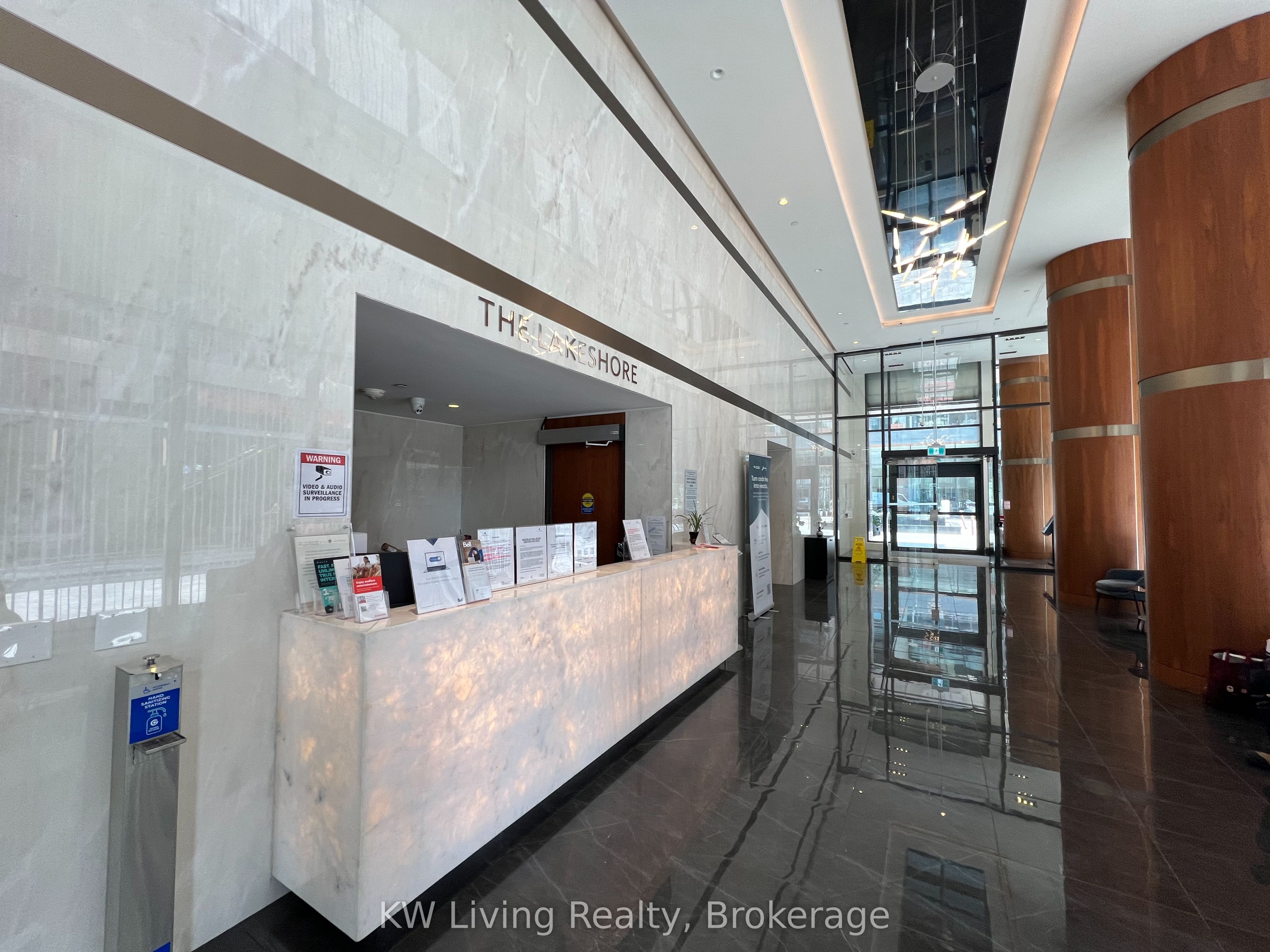 19 Bathurst Street 1902, Toronto, ON M5V 0N2 photo 4