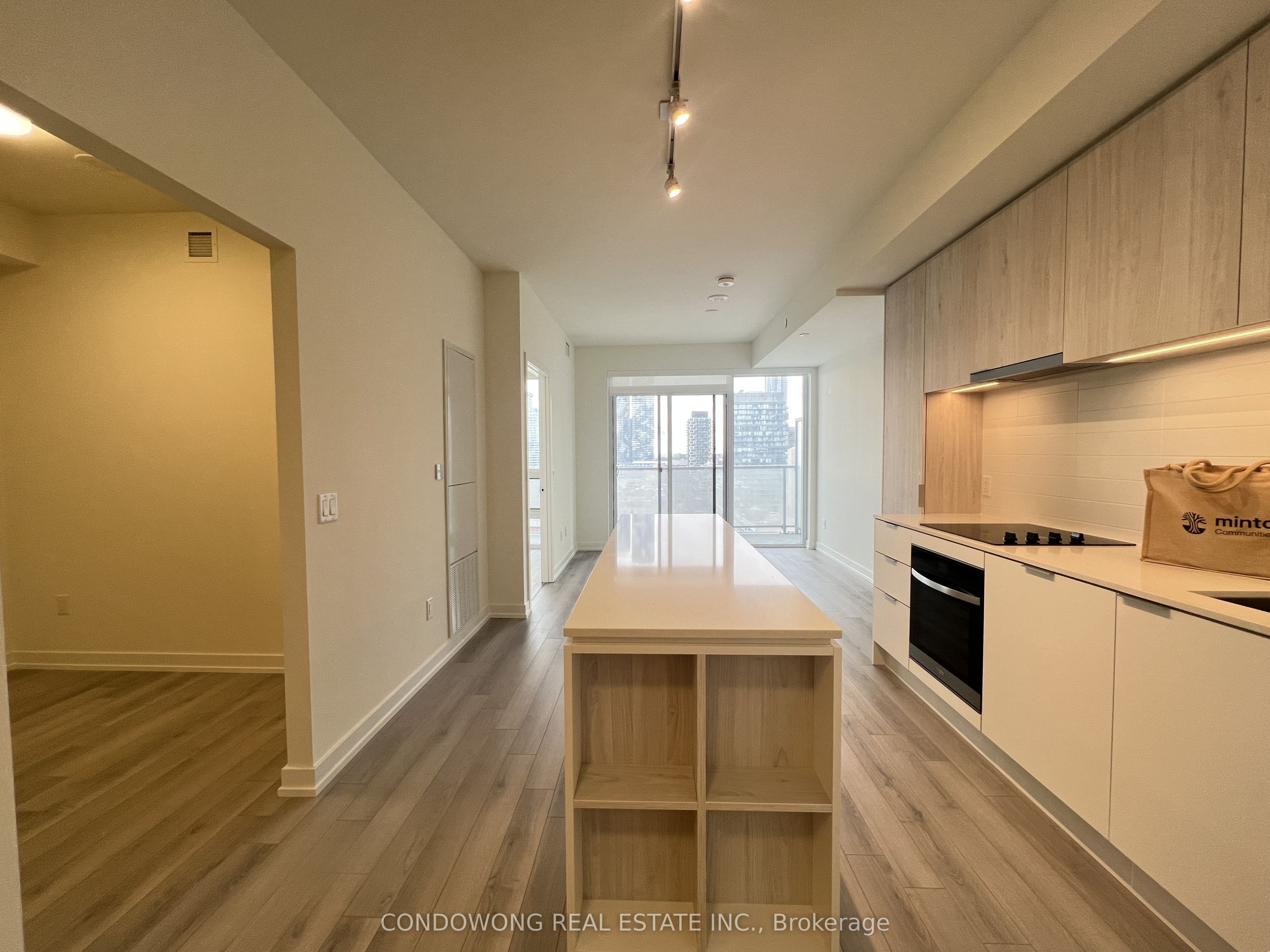 89 Church Street 1808, Toronto, ON M5C 0B7