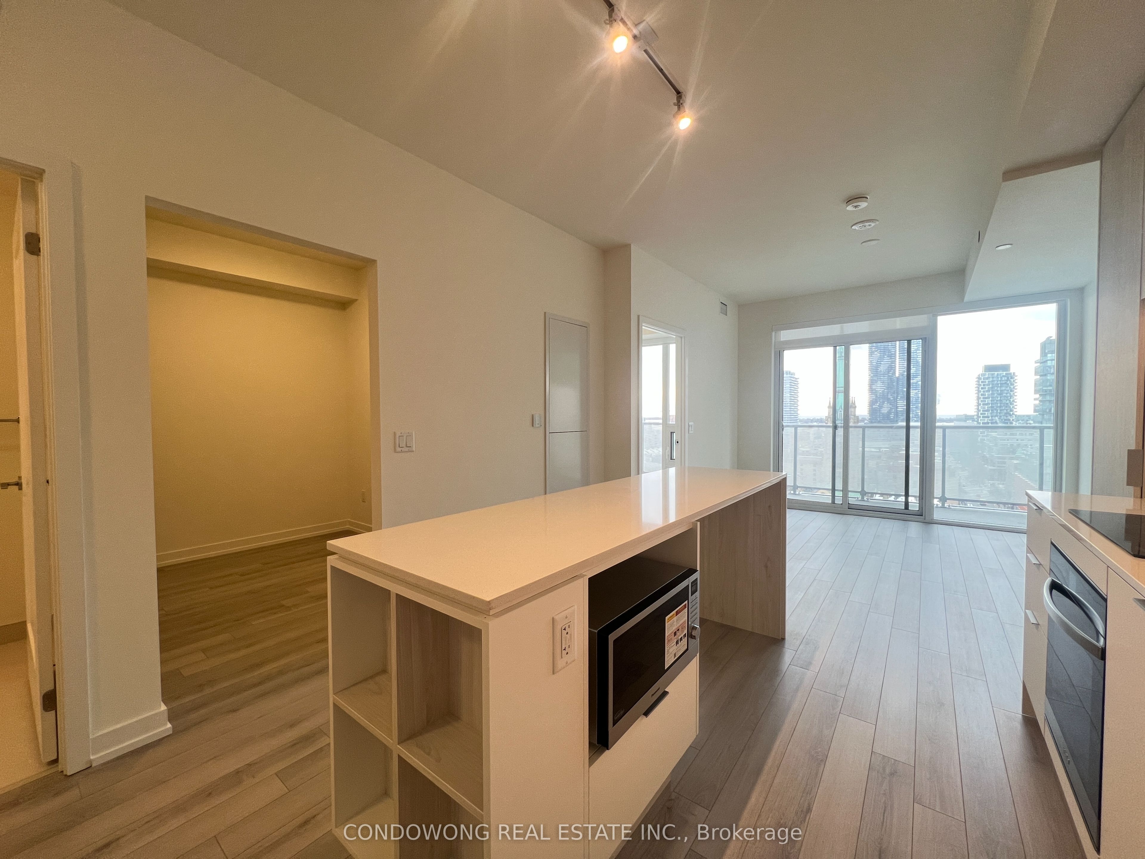 89 Church Street 1808, Toronto, ON M5C 0B7 photo 4