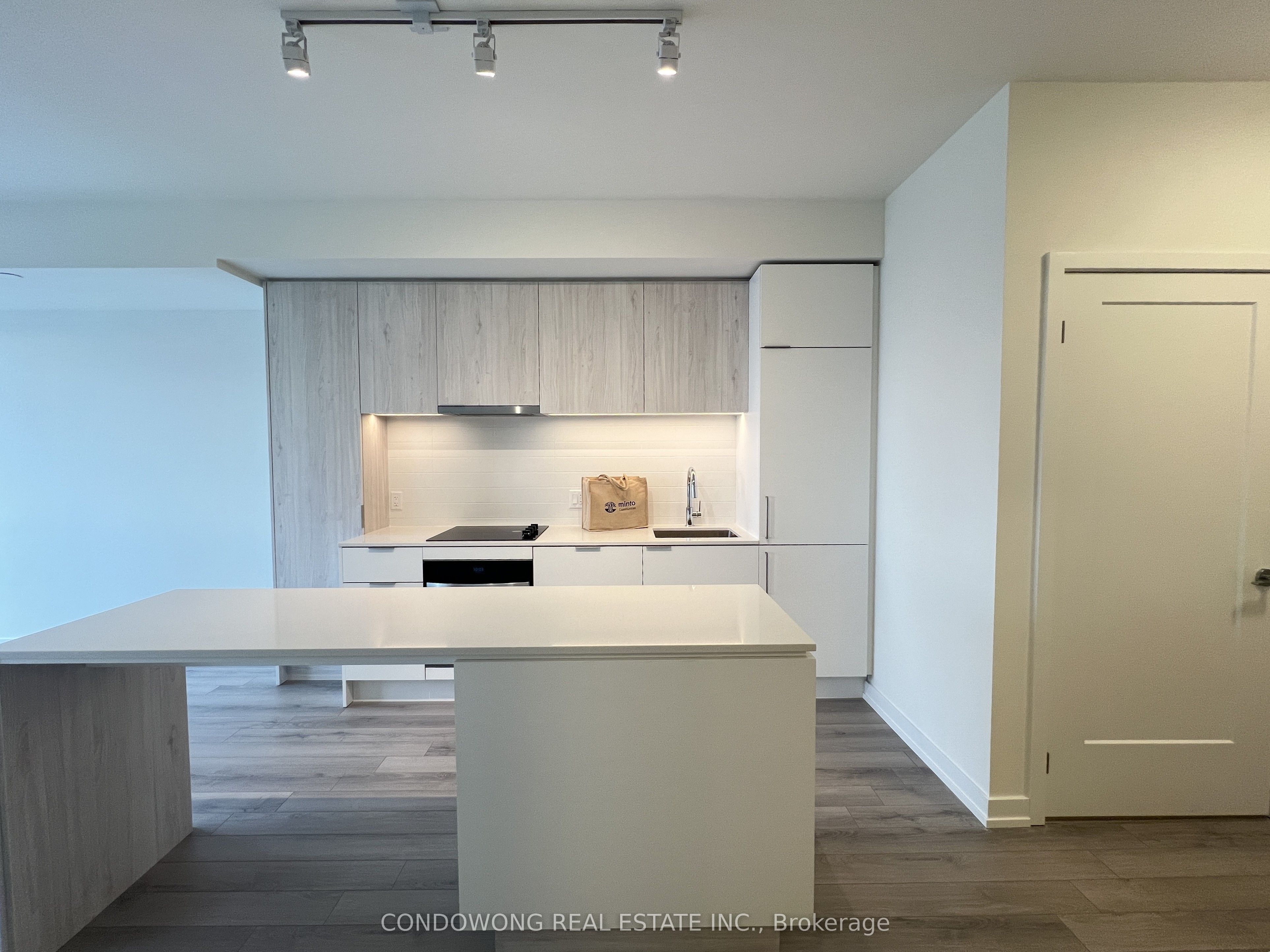 89 Church Street 1808, Toronto, ON M5C 0B7 photo 5