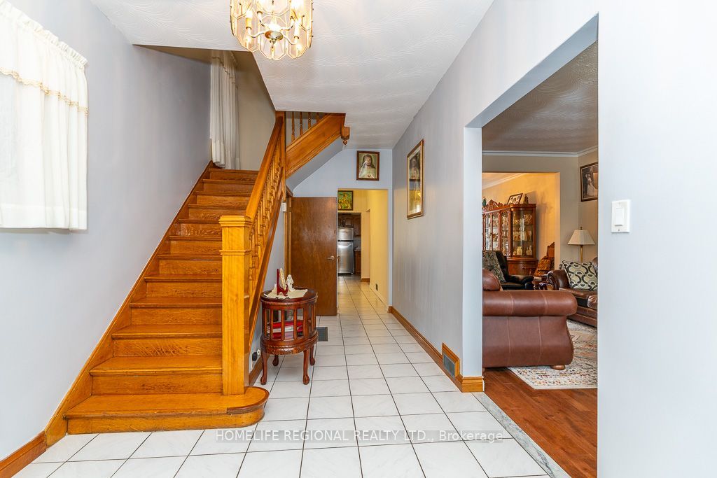 110 Grace Street, Toronto, ON M6J 2S2 photo 4