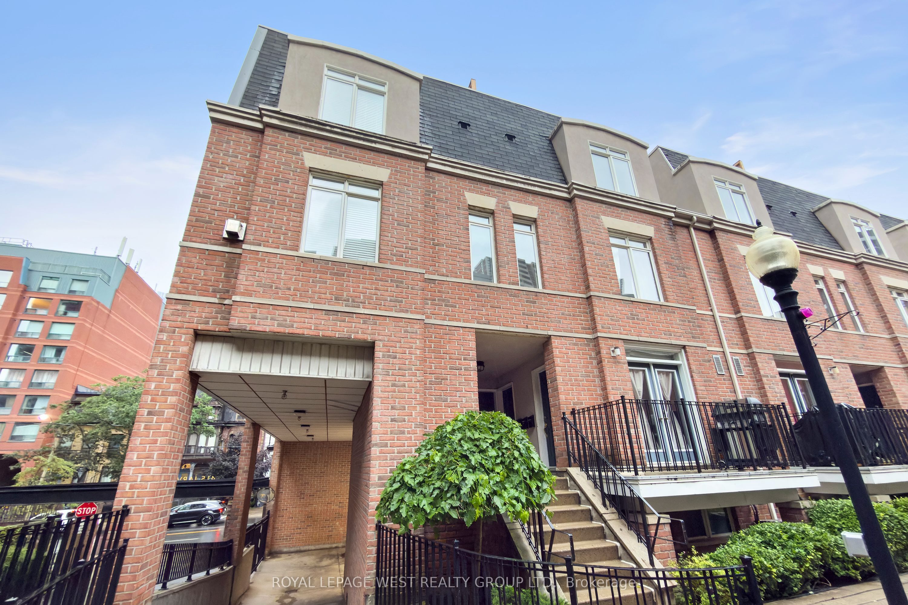415 Jarvis Street 311, Toronto, ON M4Y 3C1