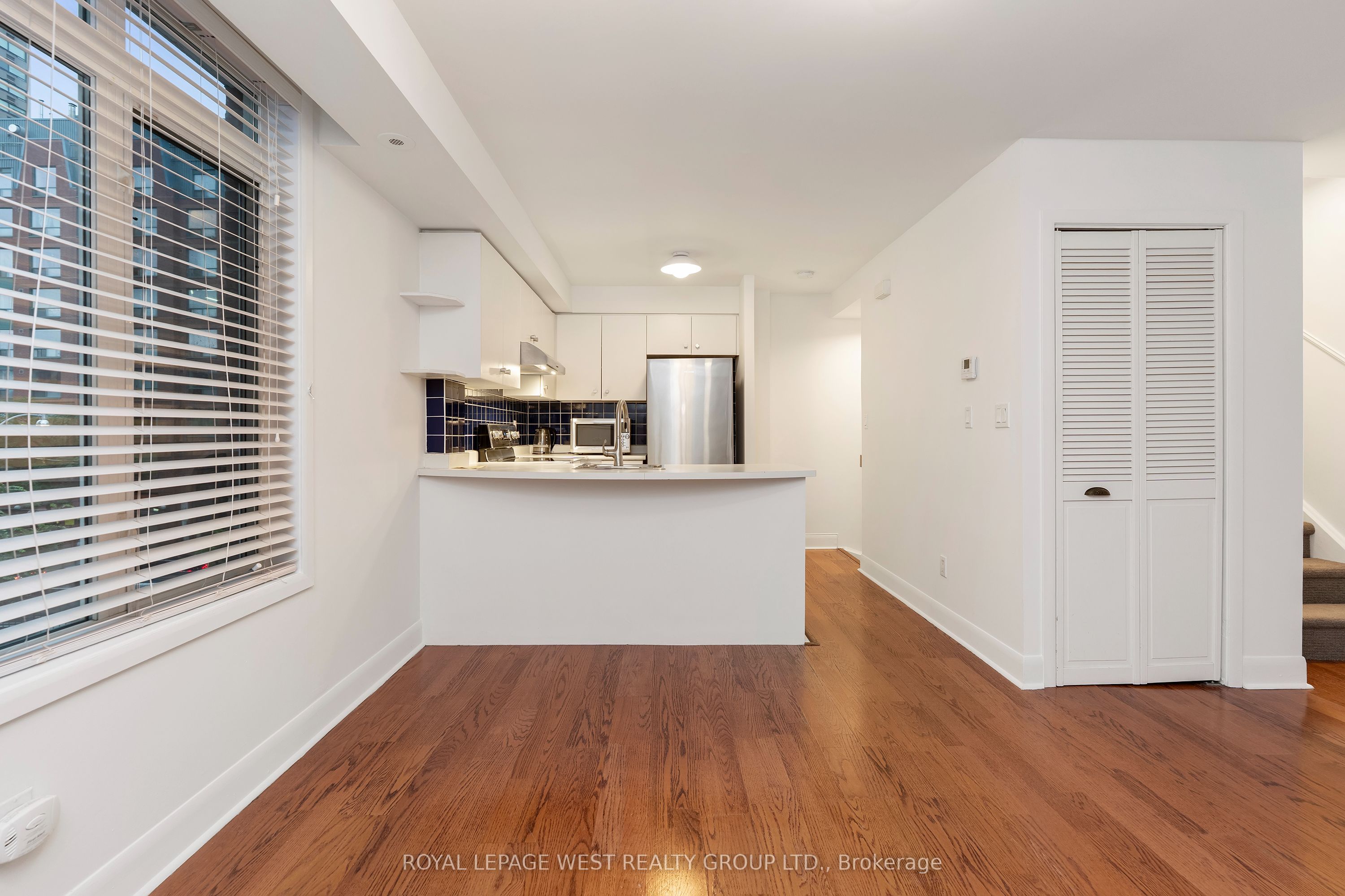 415 Jarvis Street 311, Toronto, ON M4Y 3C1 photo 4