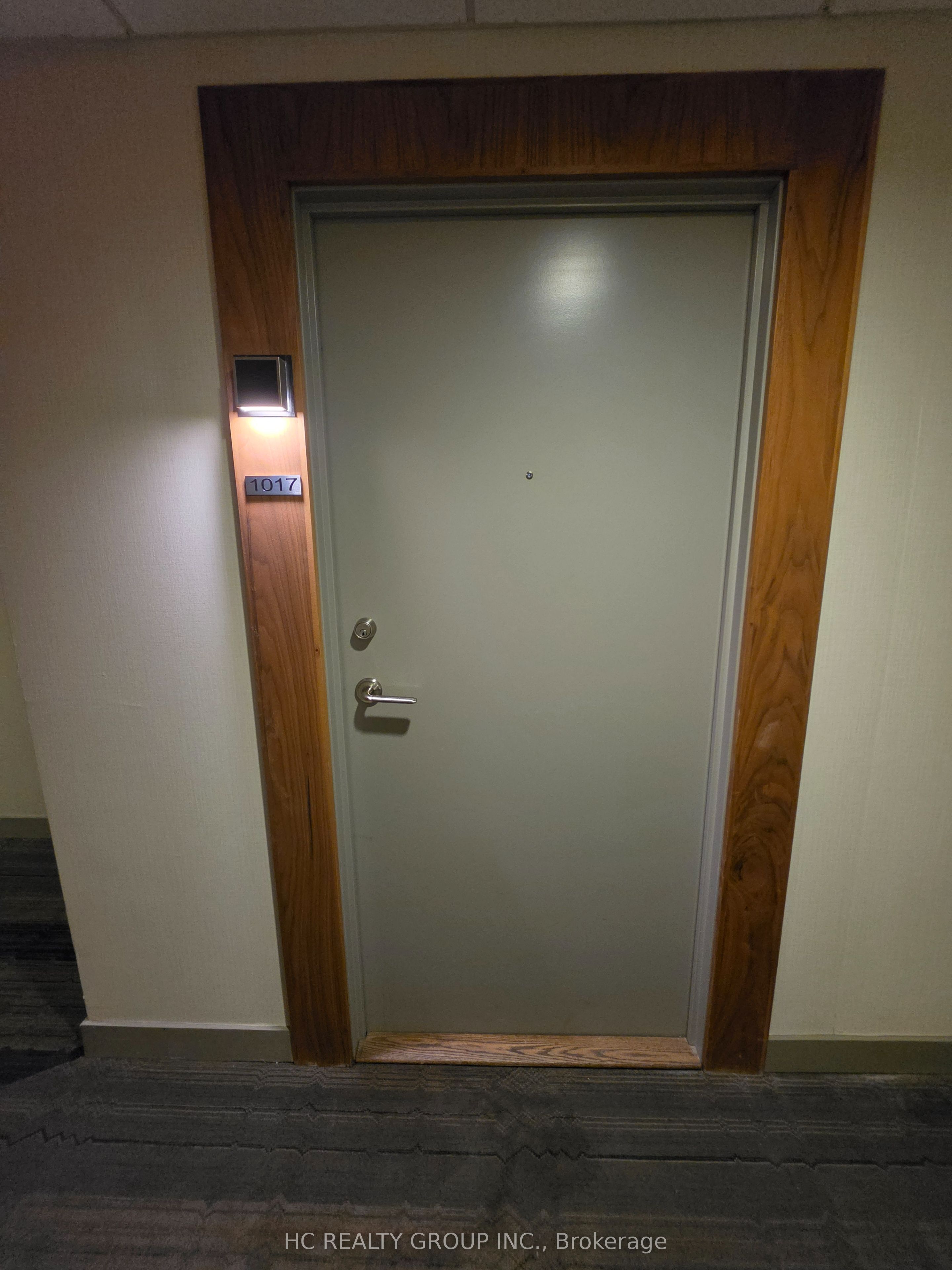 295 Adelaide Street W 1017, Toronto, ON M5V 1P7 photo 5