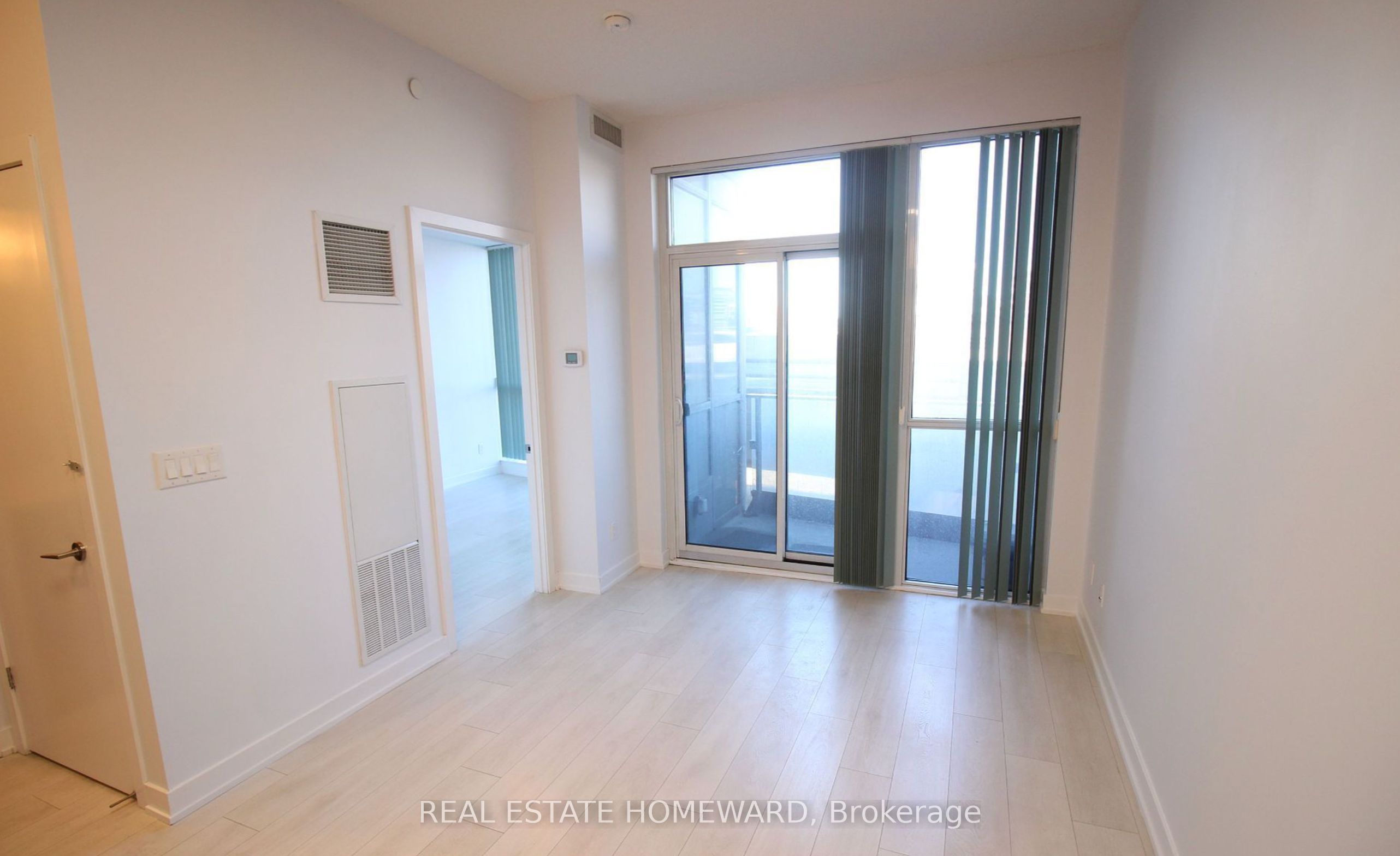 50 Bruyeres Mews 732, Toronto, ON M5V 0A7 photo 4