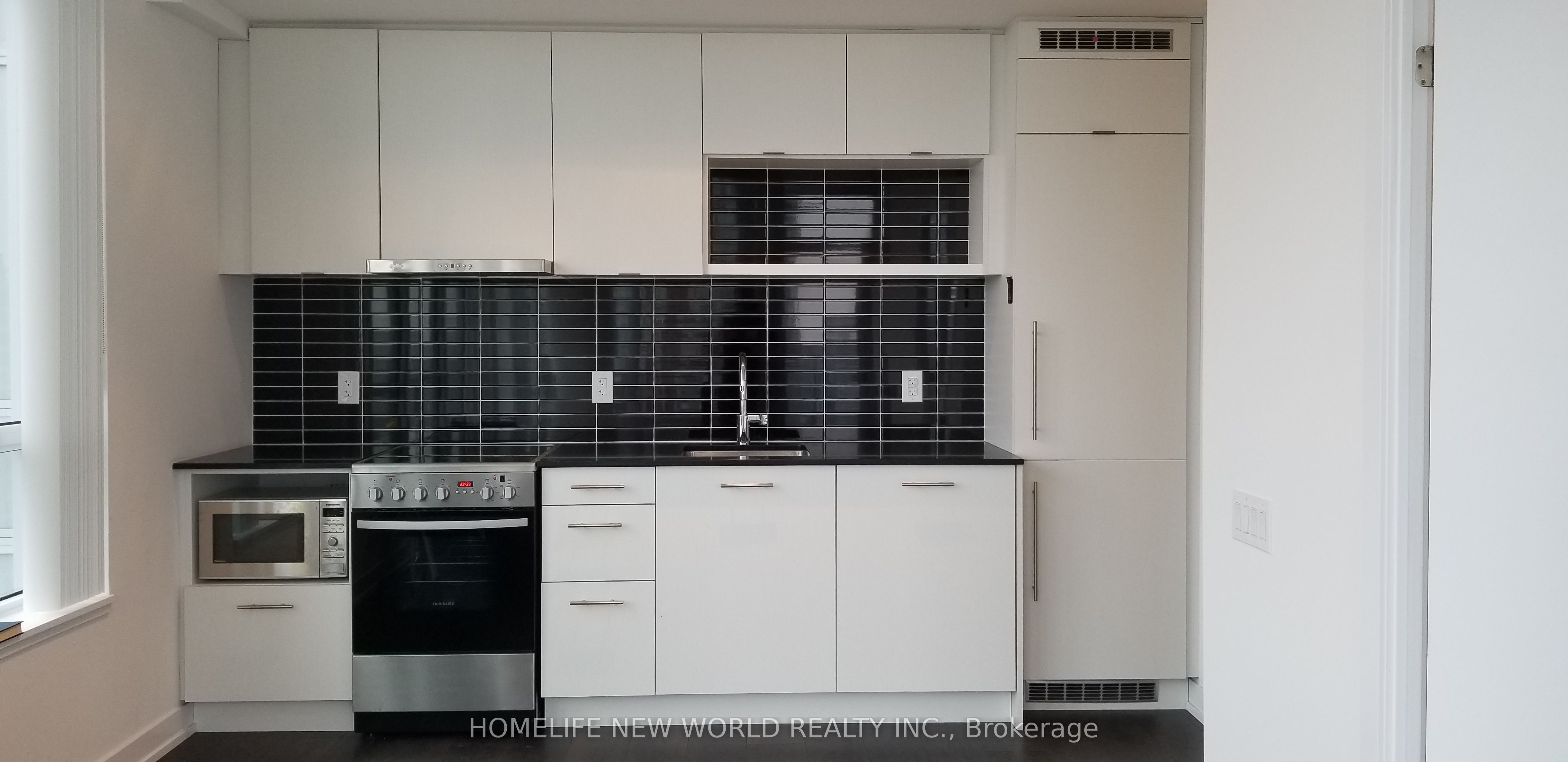 365 Church Street 2305, Toronto, ON M5B 1H6 photo 5