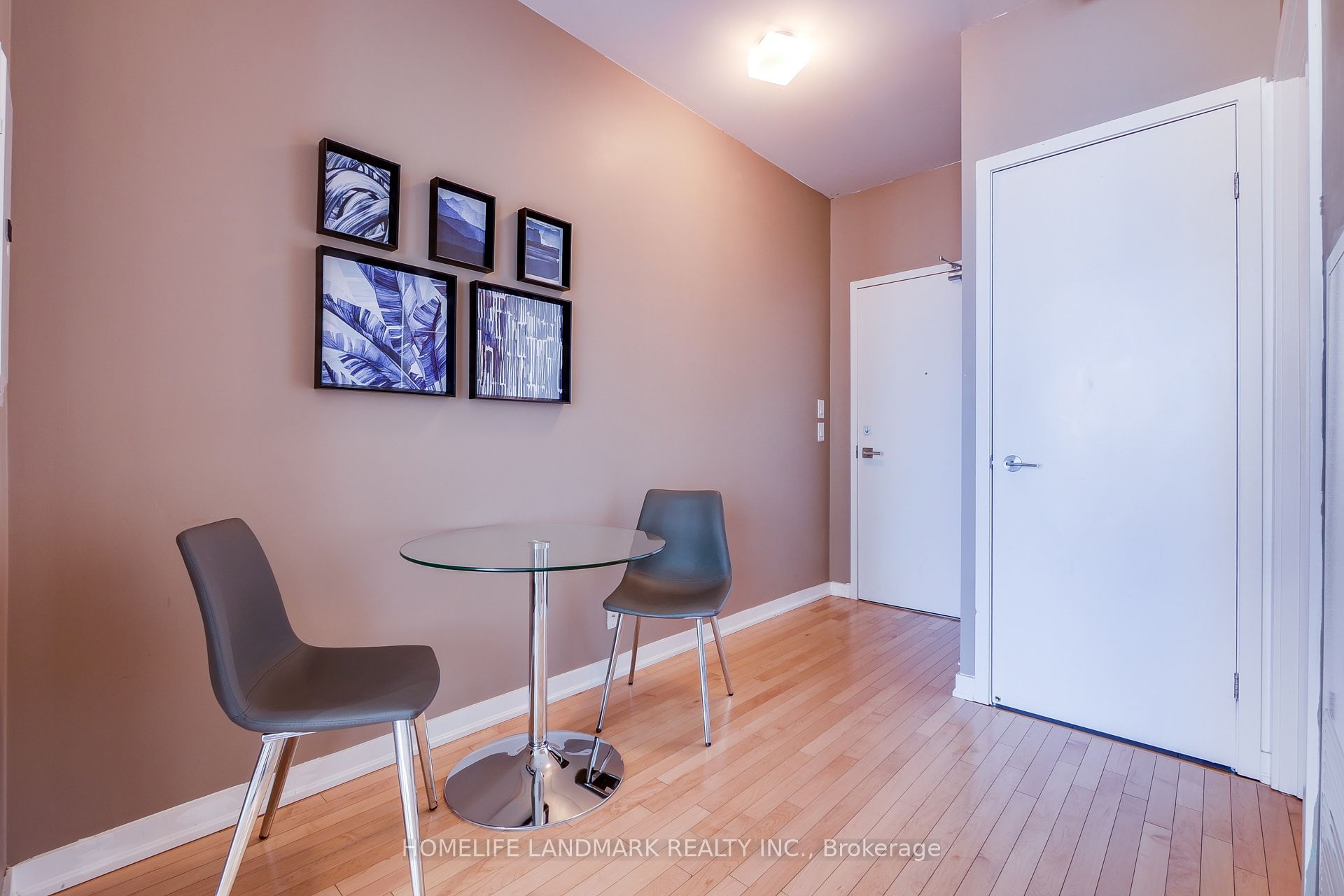 14 York Street 1807, Toronto, ON M5J 0A6 photo 2
