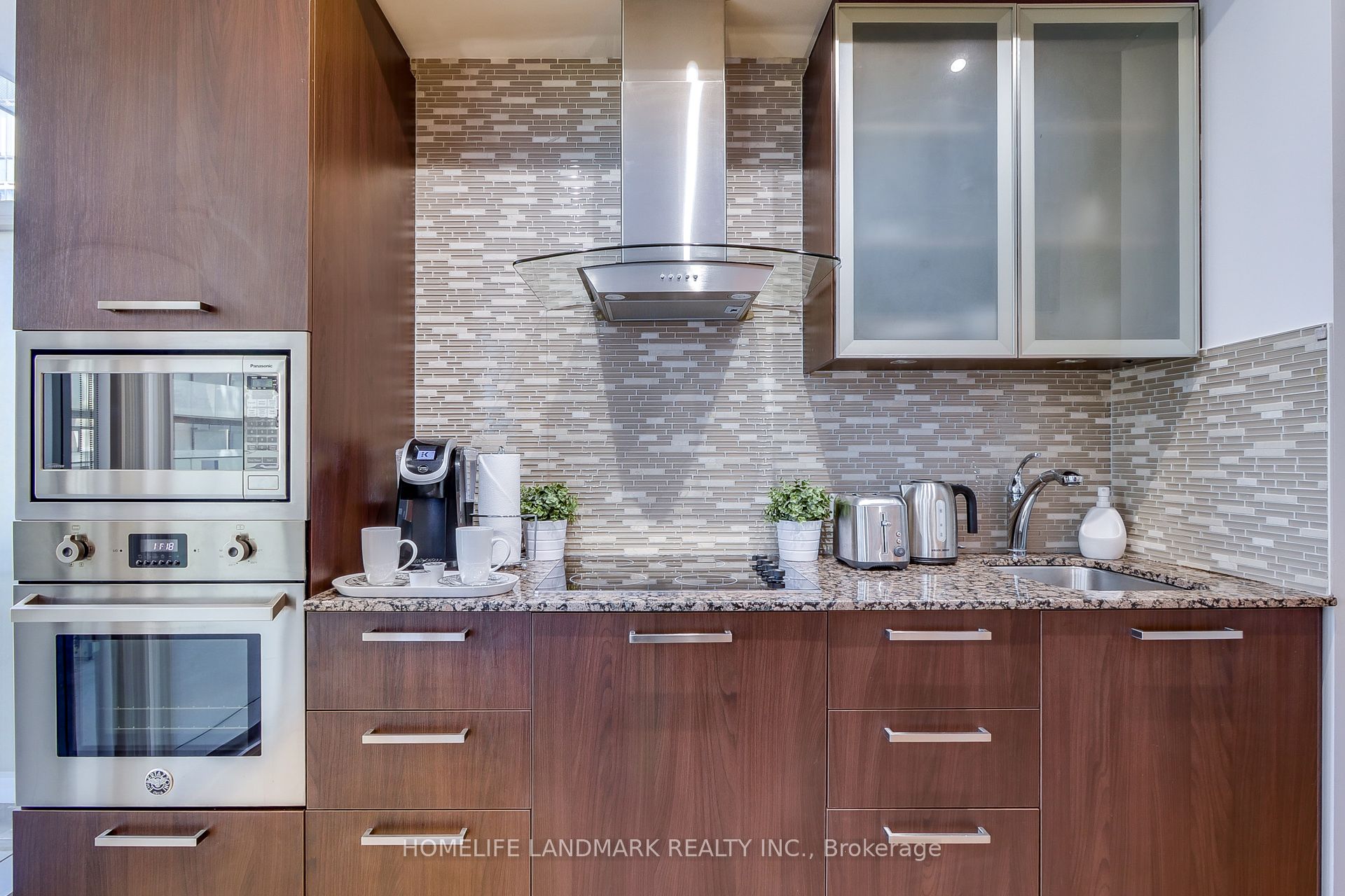 14 York Street 1807, Toronto, ON M5J 0A6 photo 4
