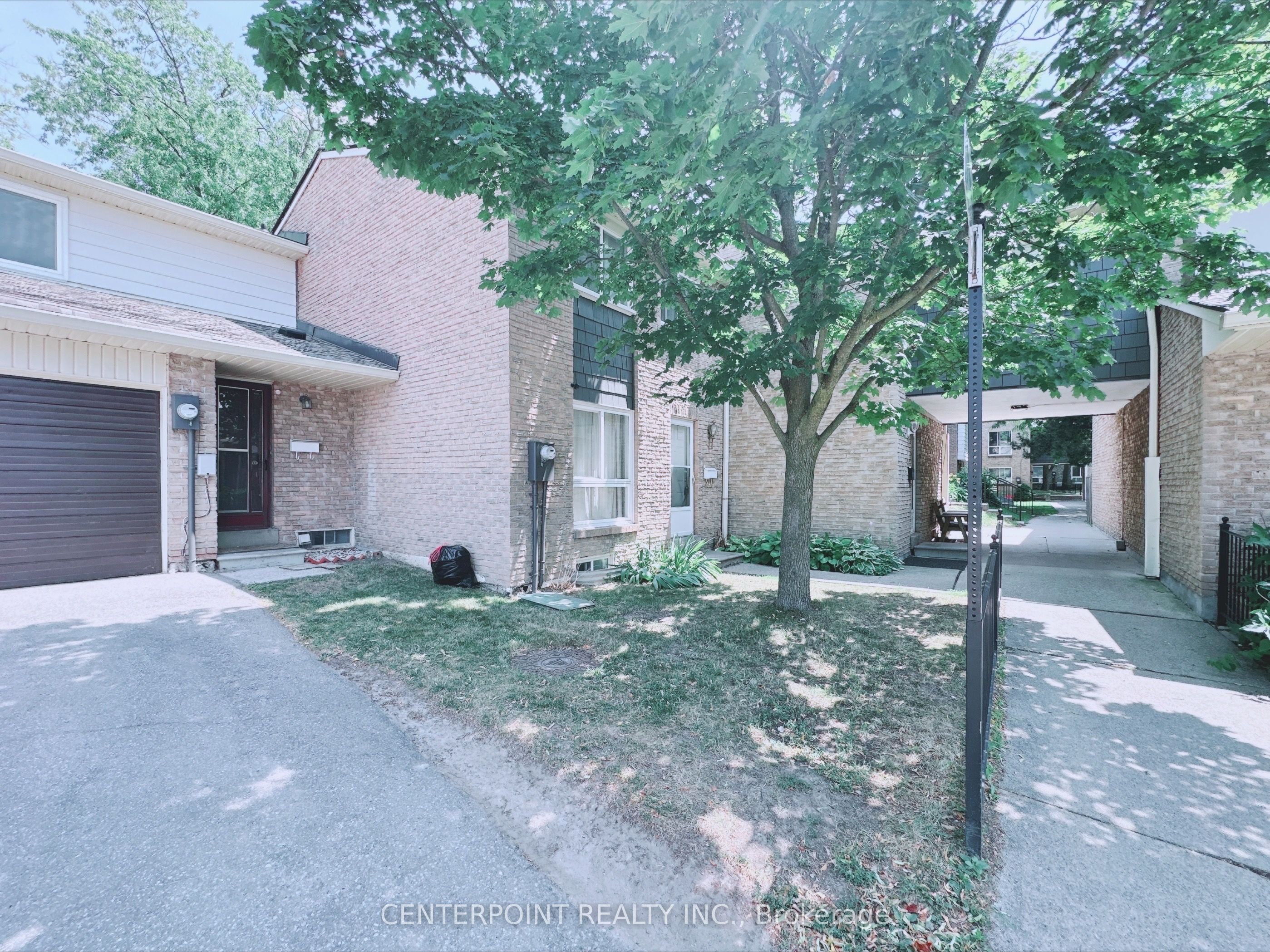 29 Slender Fern Way 39, Toronto, ON M2J 4P4