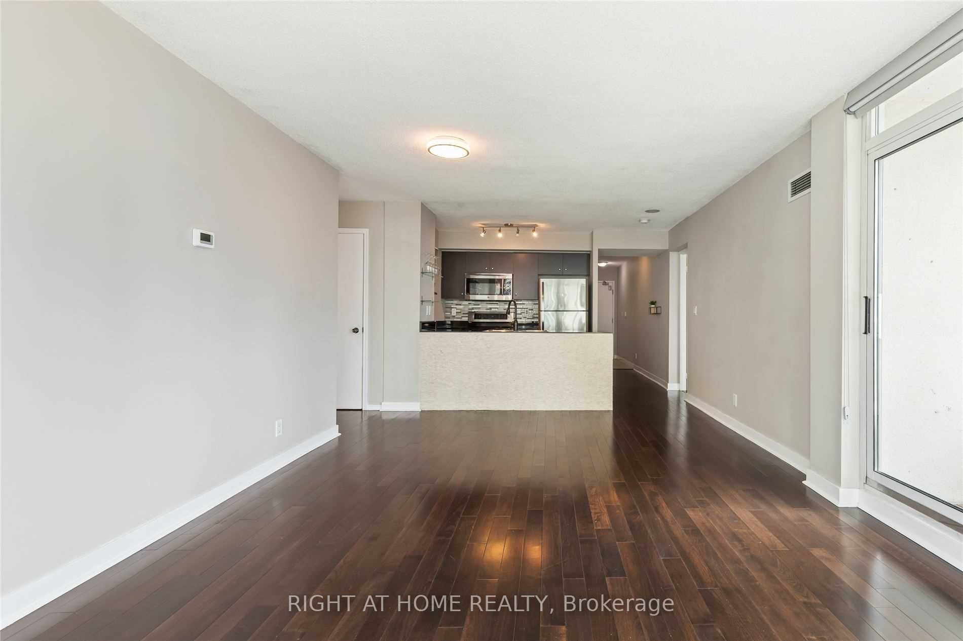 381 Front Street 2911, Toronto, ON M5V 3R8 photo 4