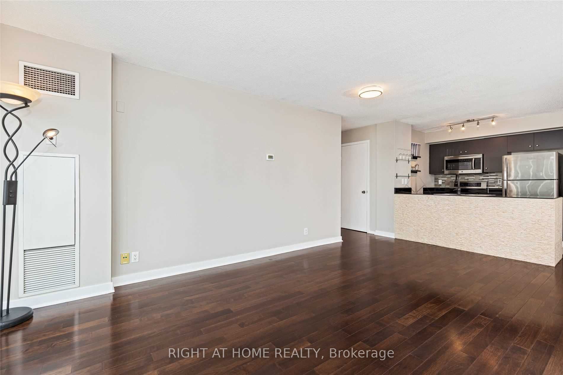 381 Front Street 2911, Toronto, ON M5V 3R8 photo 5