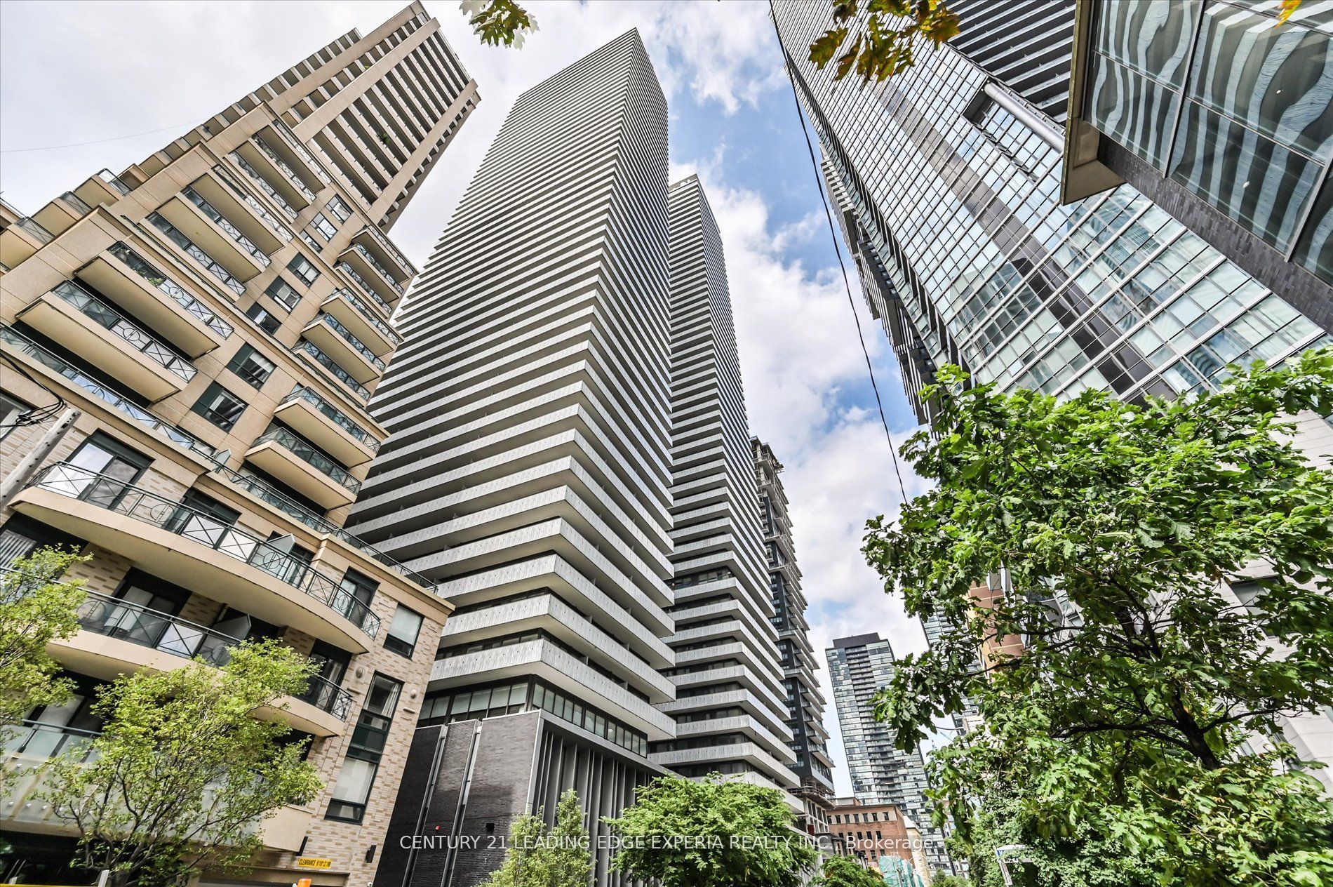 42 Charles Street E 2309, Toronto, ON M4Y 0B7