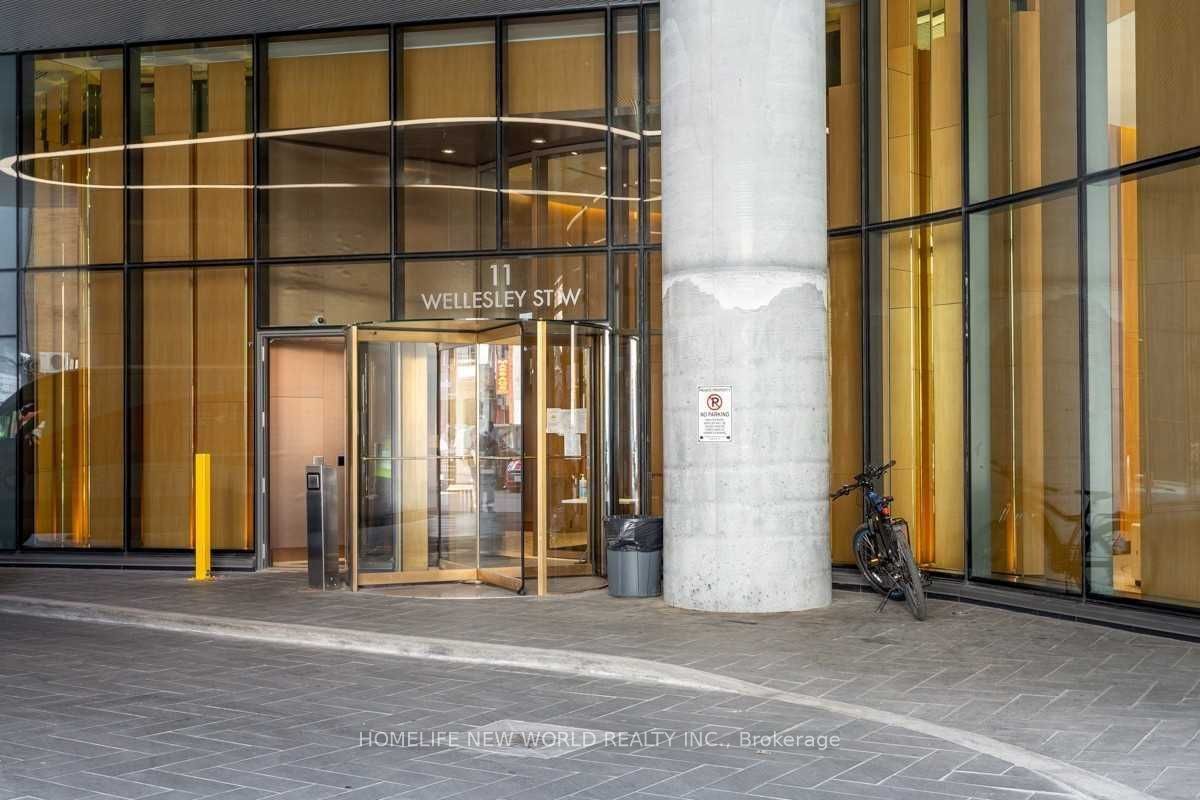 11 Wellesley Street W 5010, Toronto, ON M4Y 1E8 photo 3