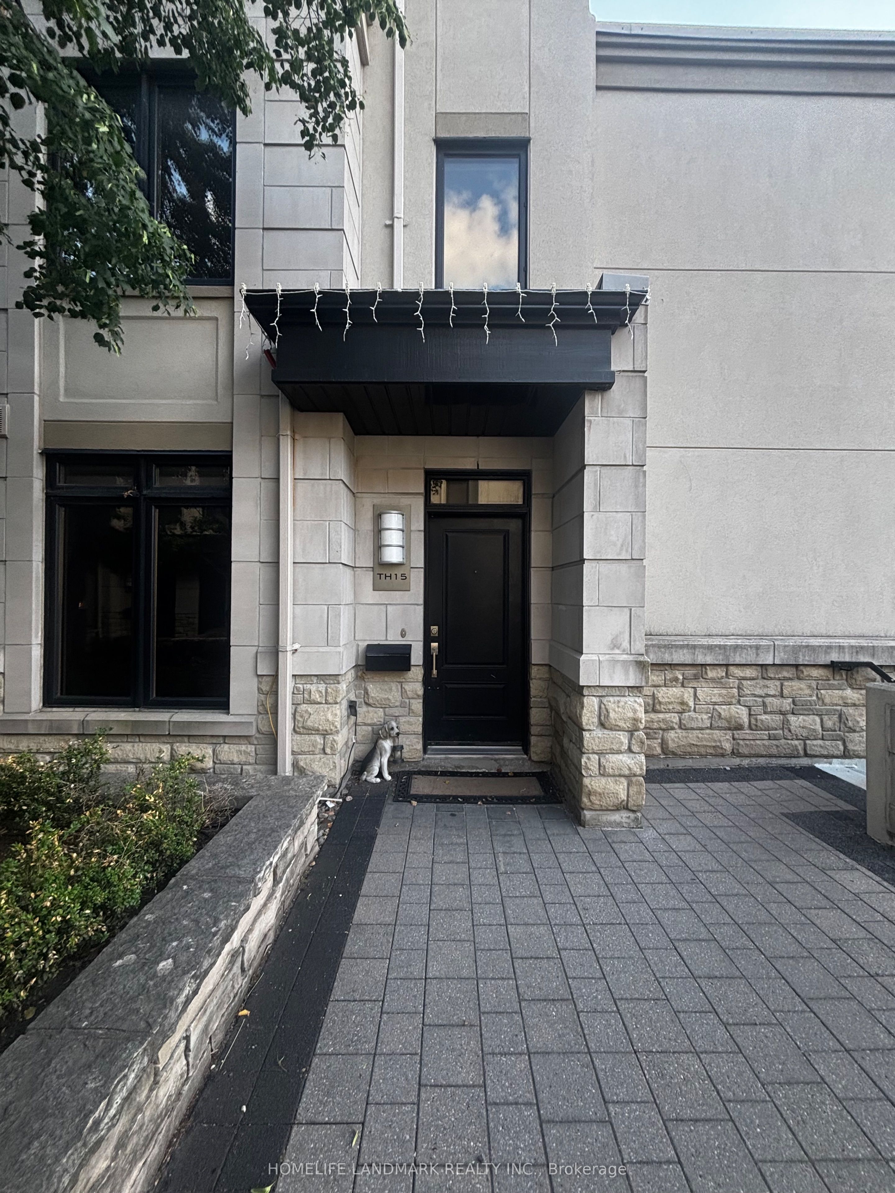 7 Oakburn Crescent 15, Toronto, ON M2N 2T5