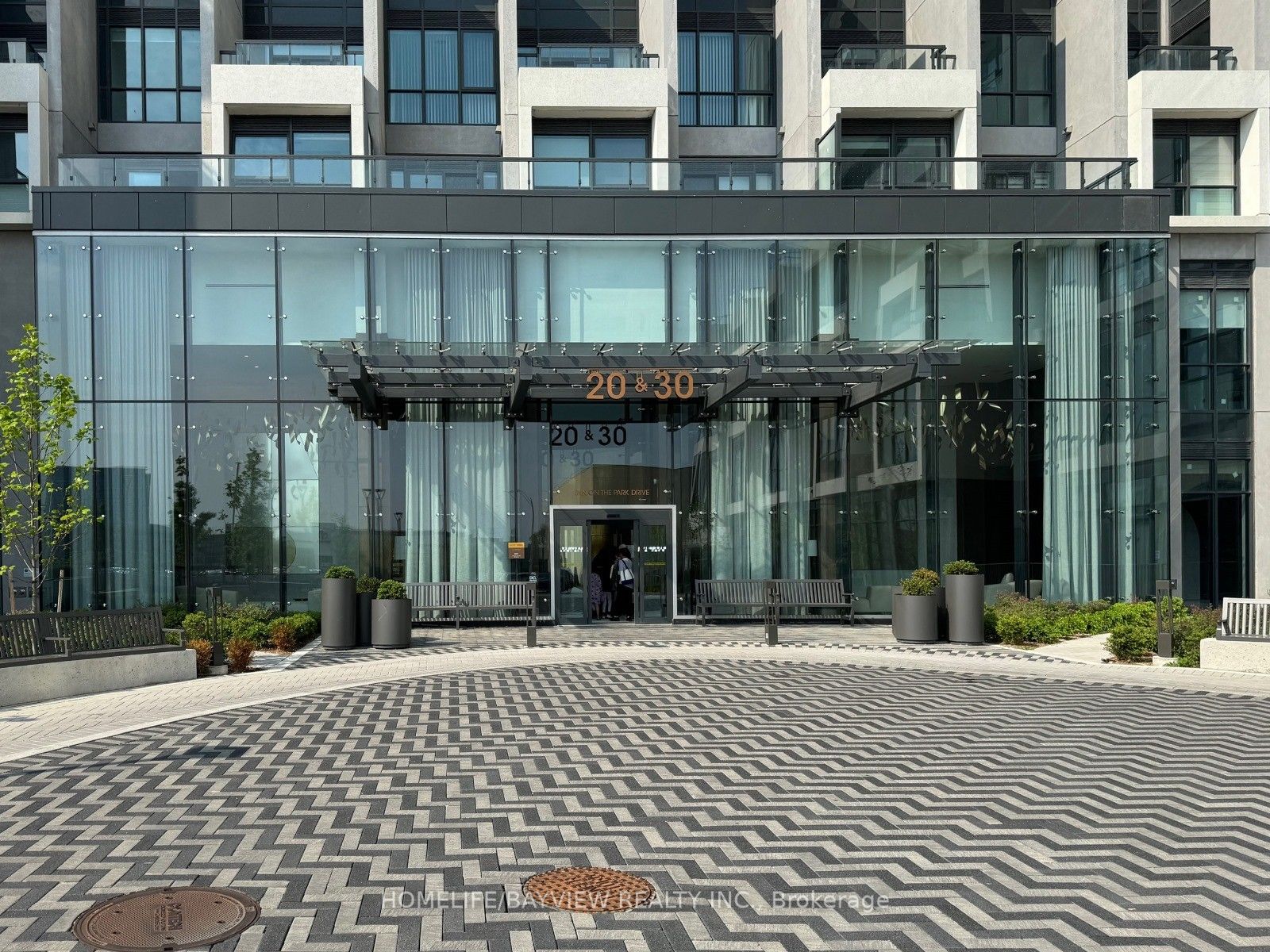 30 Inn On The Park Drive 4303, Toronto, ON M3C 0P7