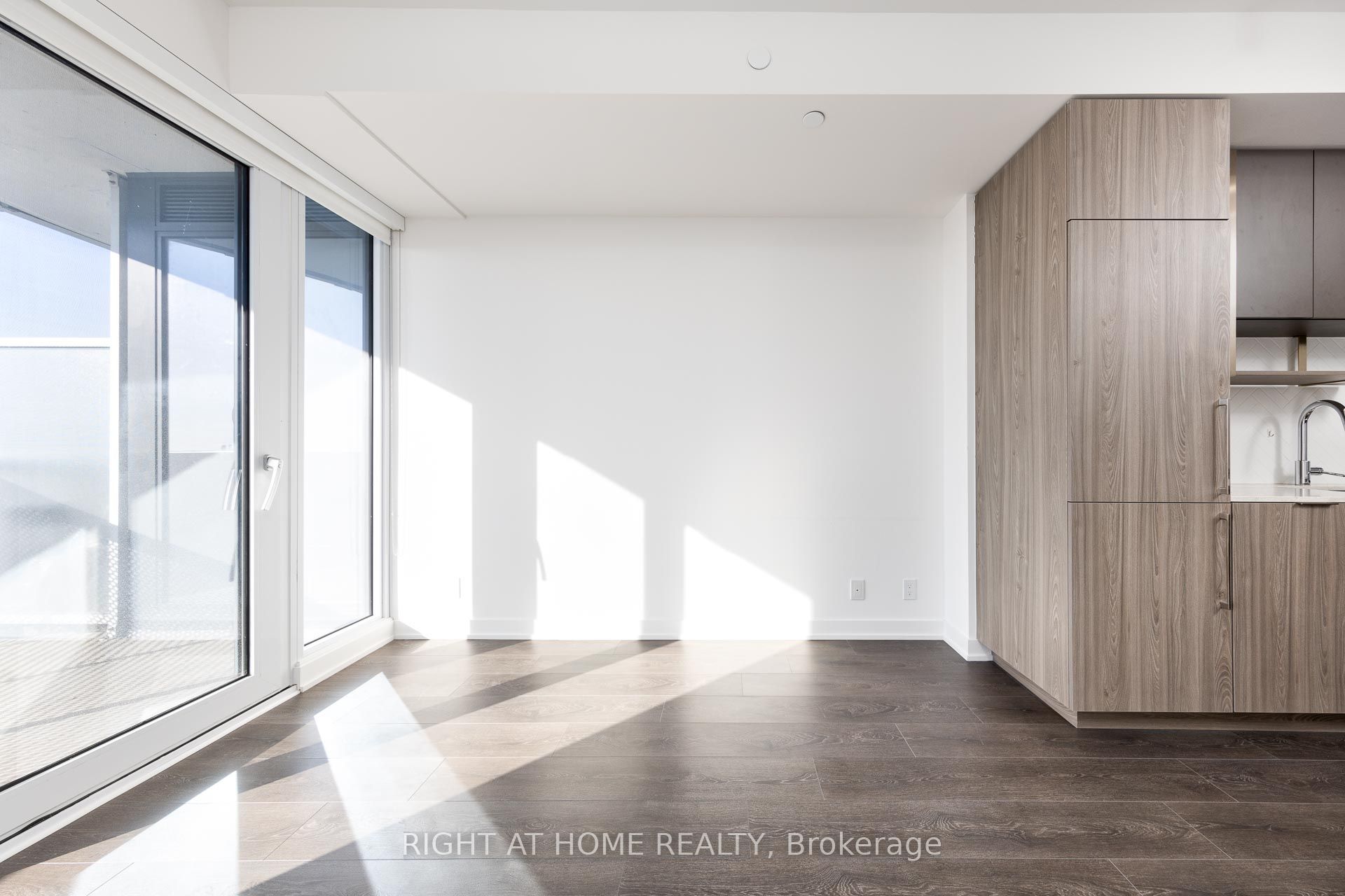 15 Holmes Avenue 2503, Toronto, ON M2N 0L4 photo 2