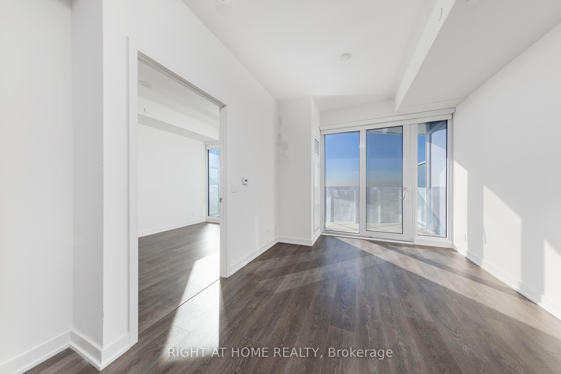 15 Holmes Avenue 2503, Toronto, ON M2N 0L4 photo 3