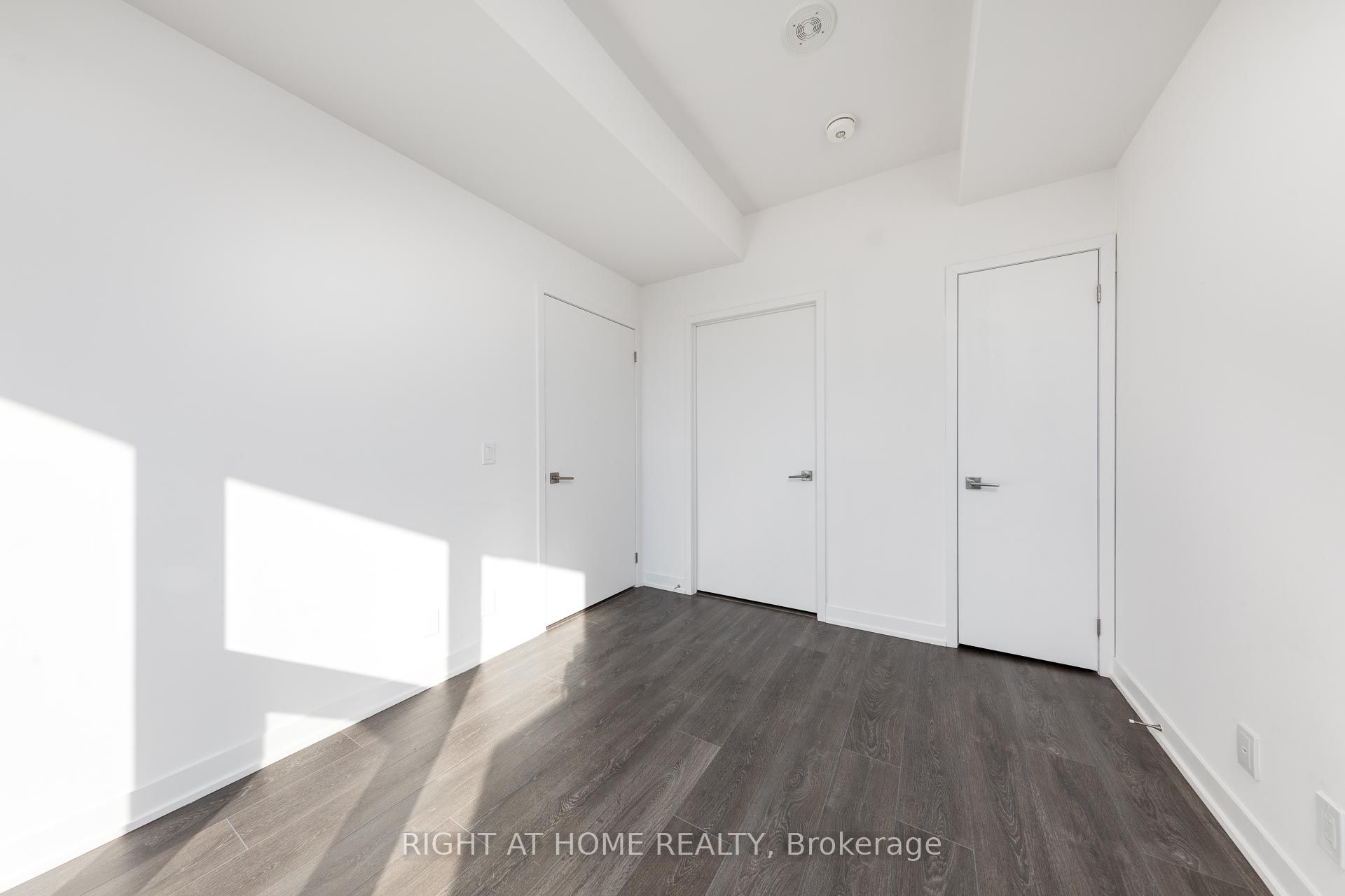 15 Holmes Avenue 2503, Toronto, ON M2N 0L4 photo 5