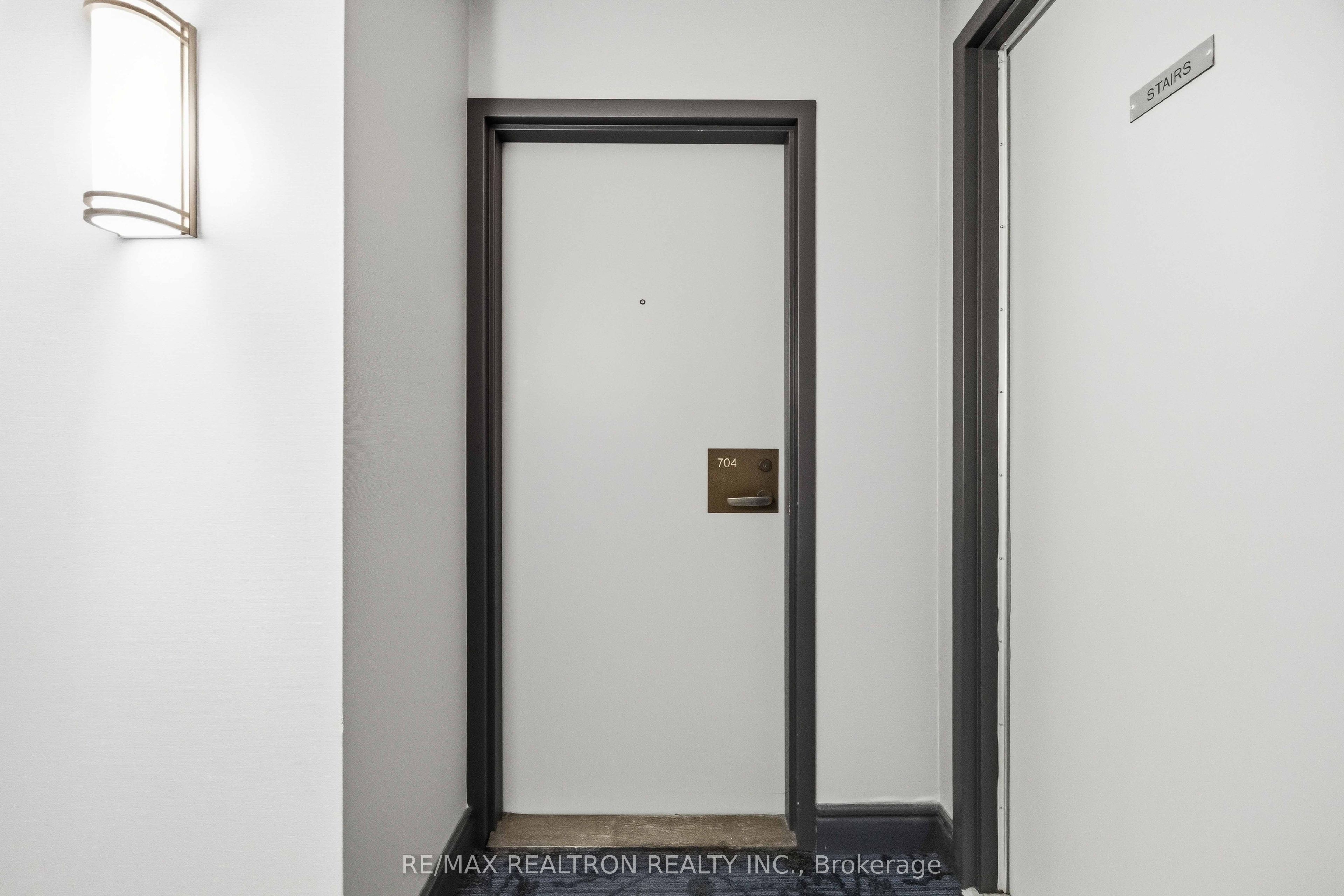 25 Maitland Street 704, Toronto, ON M4Y 2W1 photo 5
